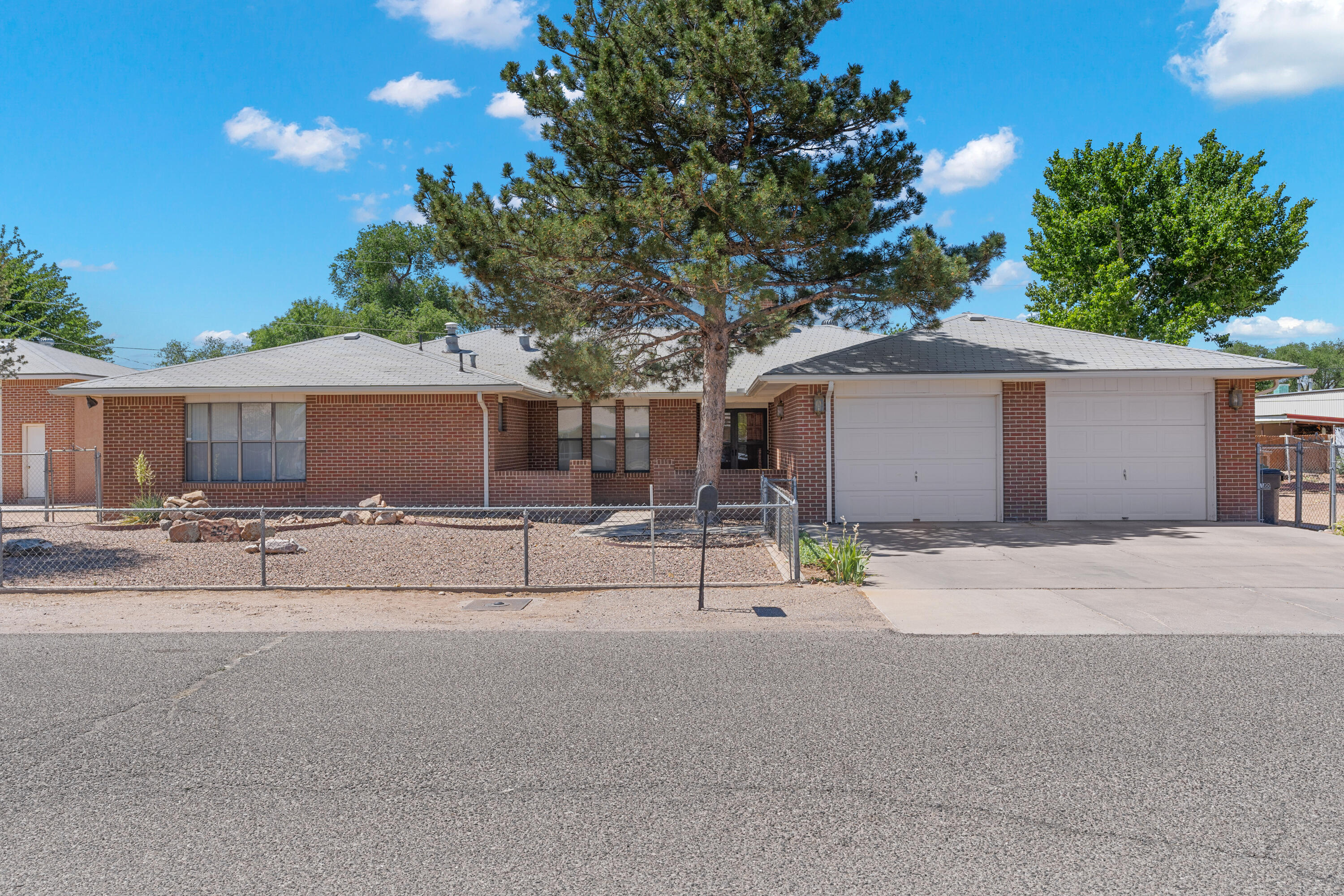 352 ENCHANTED VALLEY Road NW