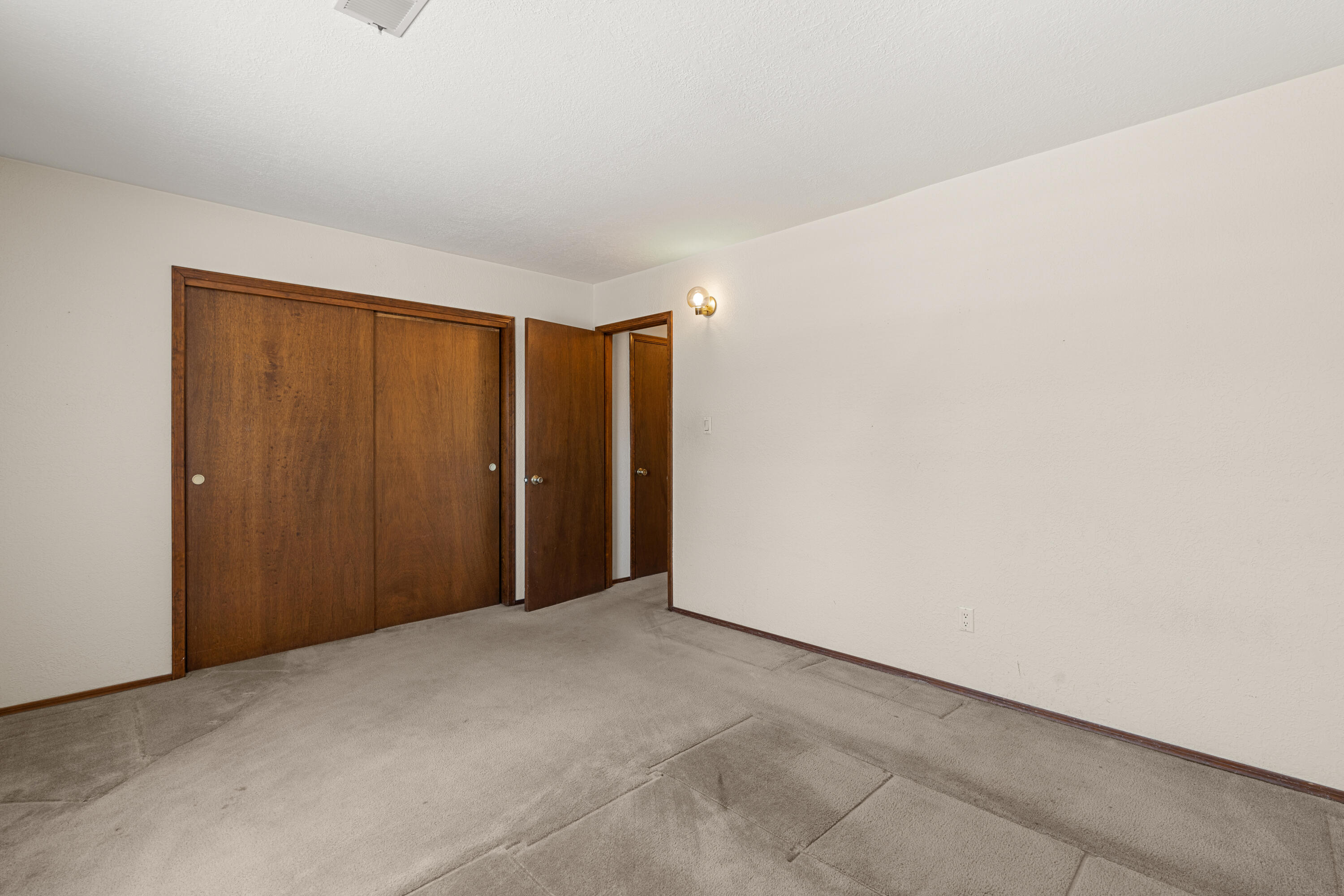 352 ENCHANTED VALLEY Road NW