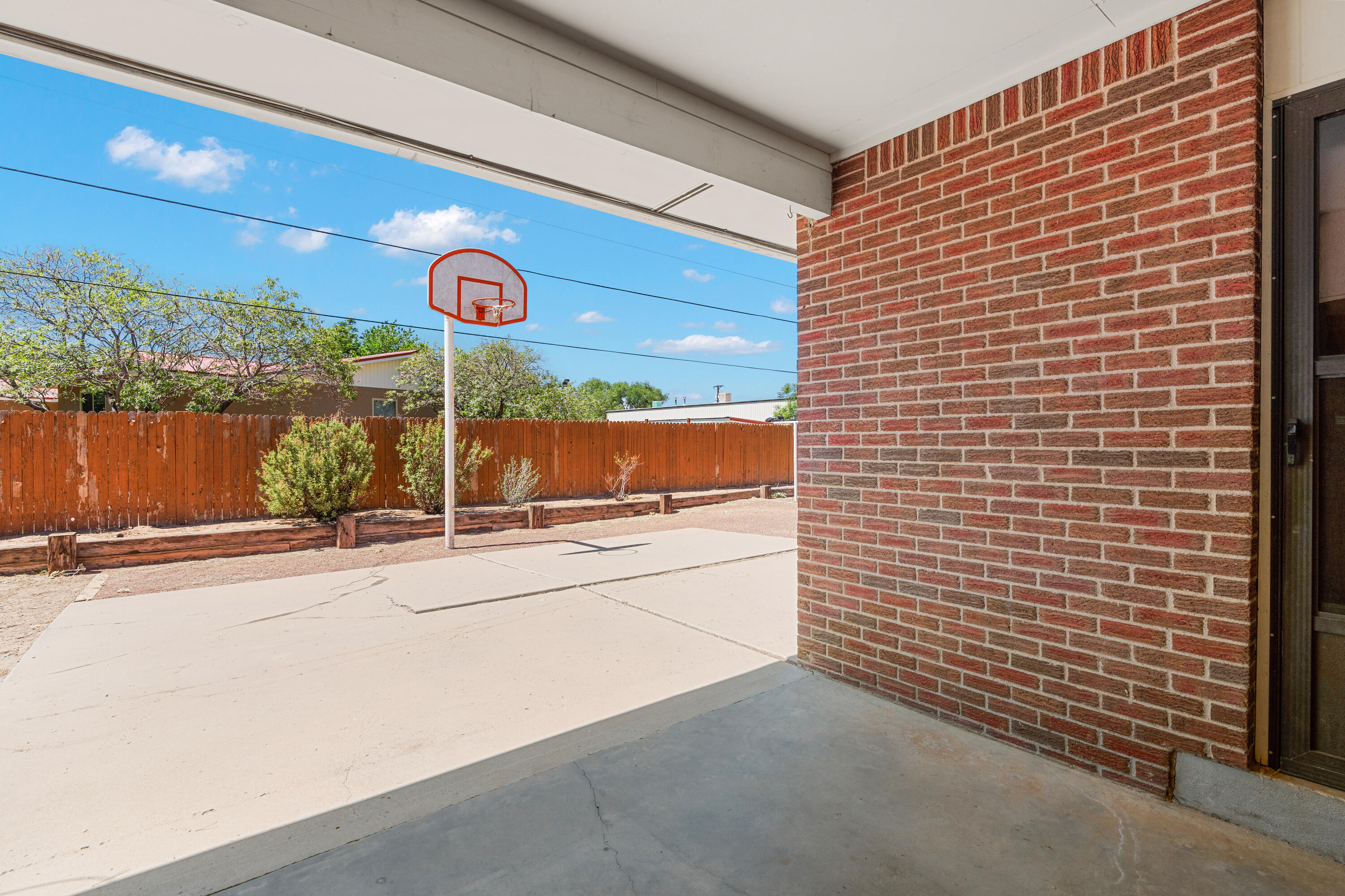 352 ENCHANTED VALLEY Road NW