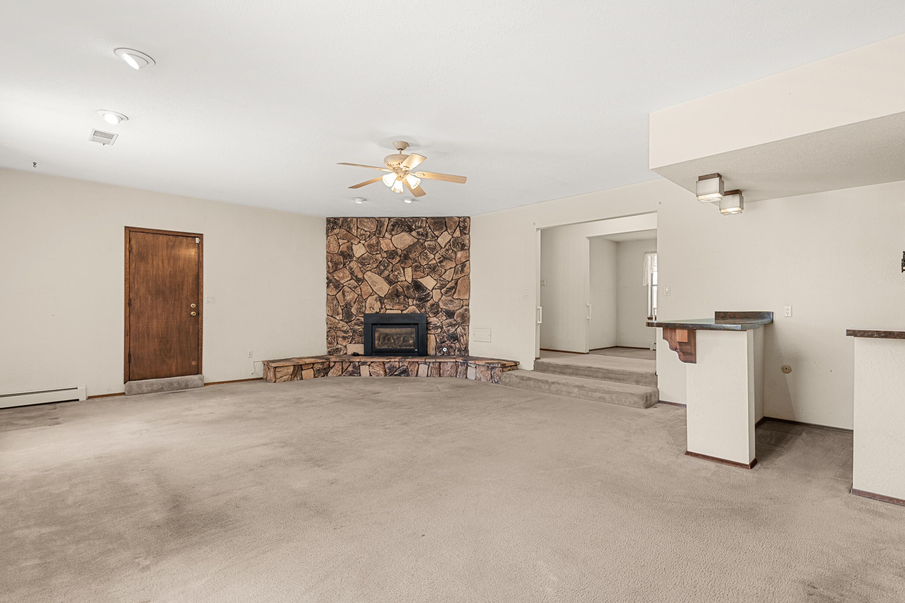 352 ENCHANTED VALLEY Road NW