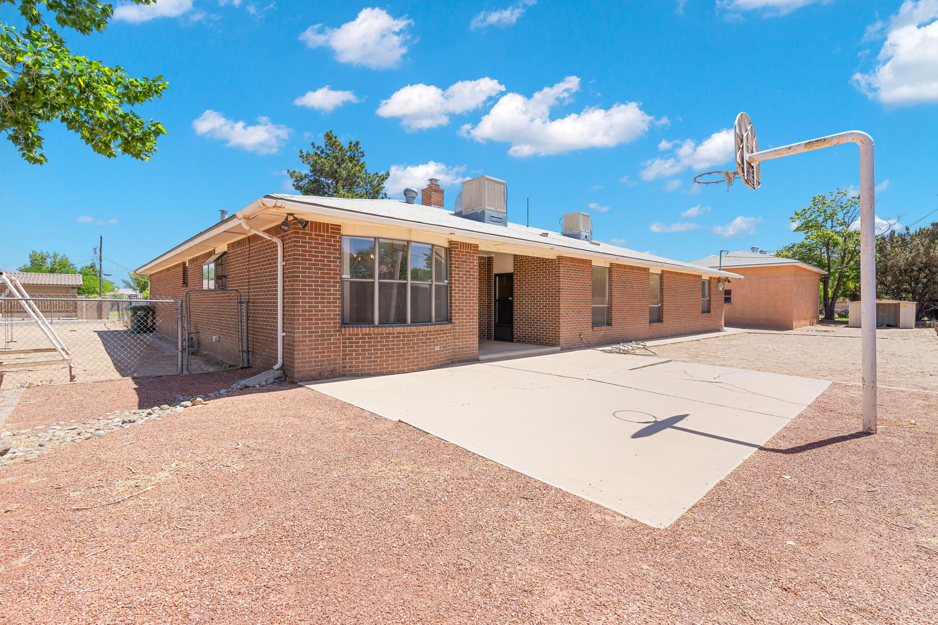 352 ENCHANTED VALLEY Road NW