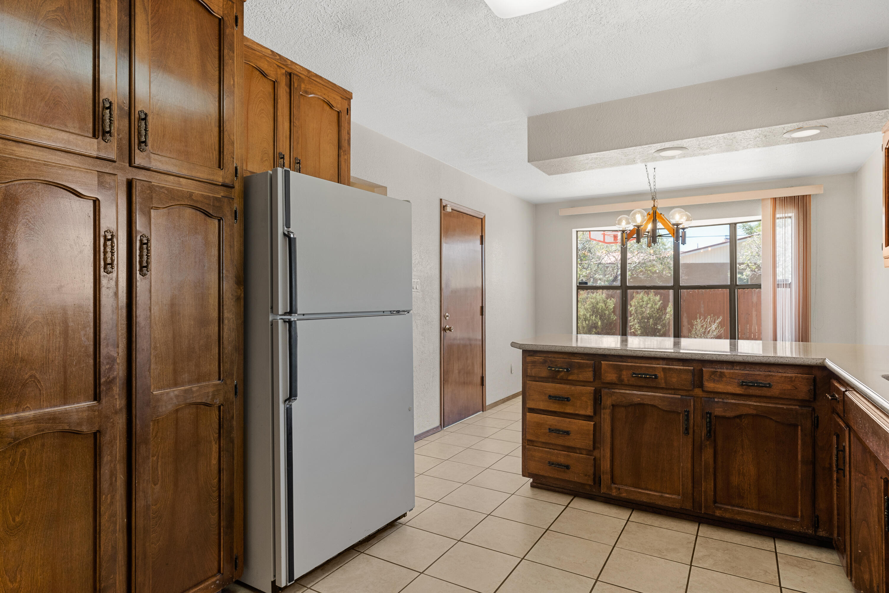 352 ENCHANTED VALLEY Road NW