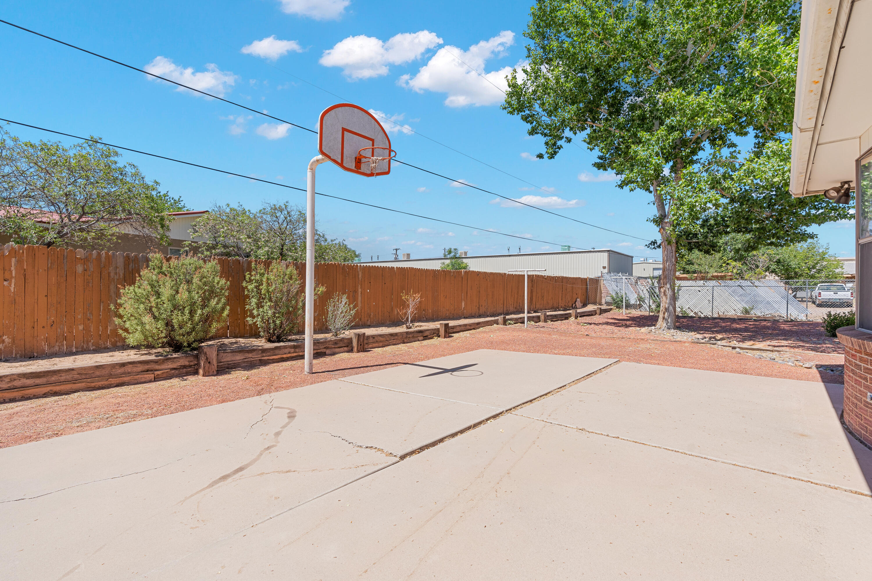 352 ENCHANTED VALLEY Road NW