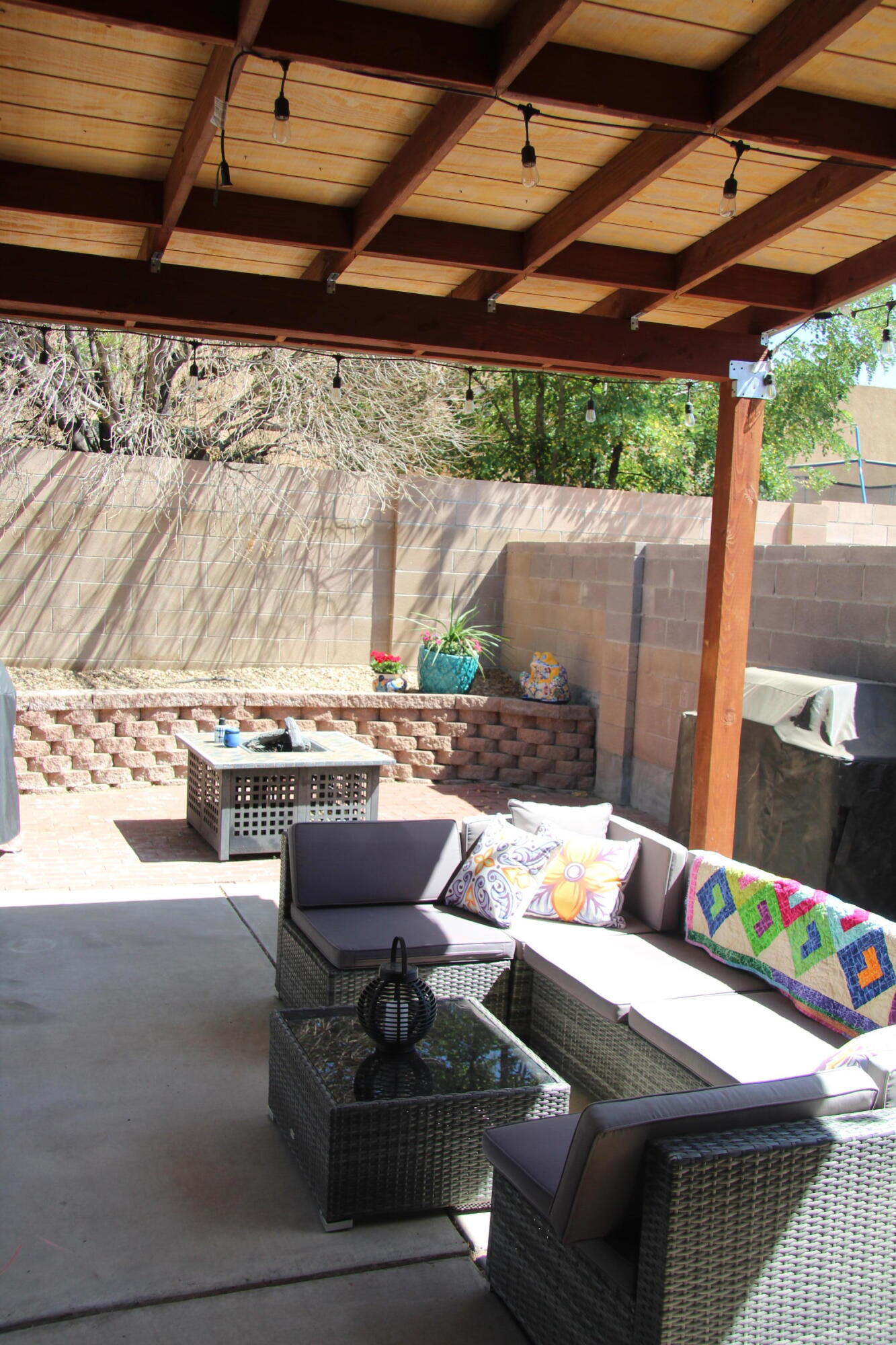 1100 Via Chamisa Road NE