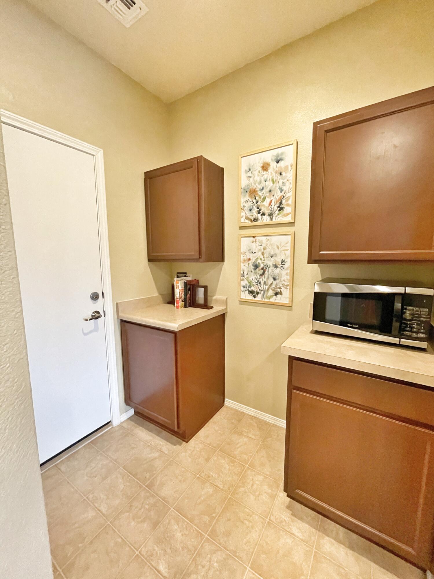 3193 LLANO VISTA Loop NE