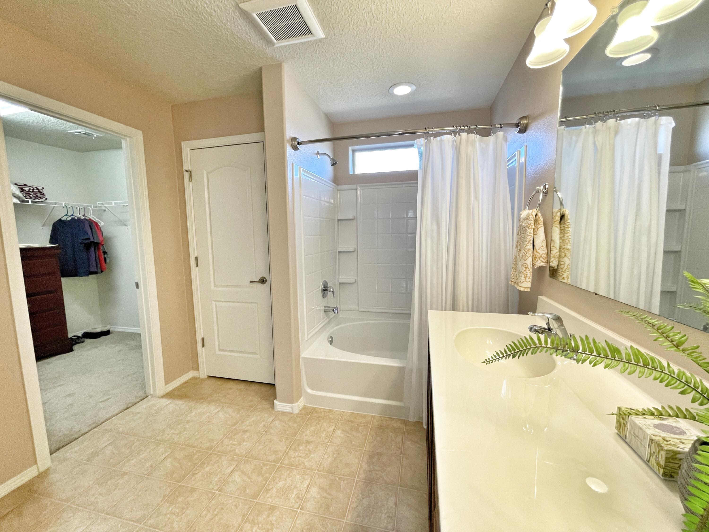 3193 LLANO VISTA Loop NE