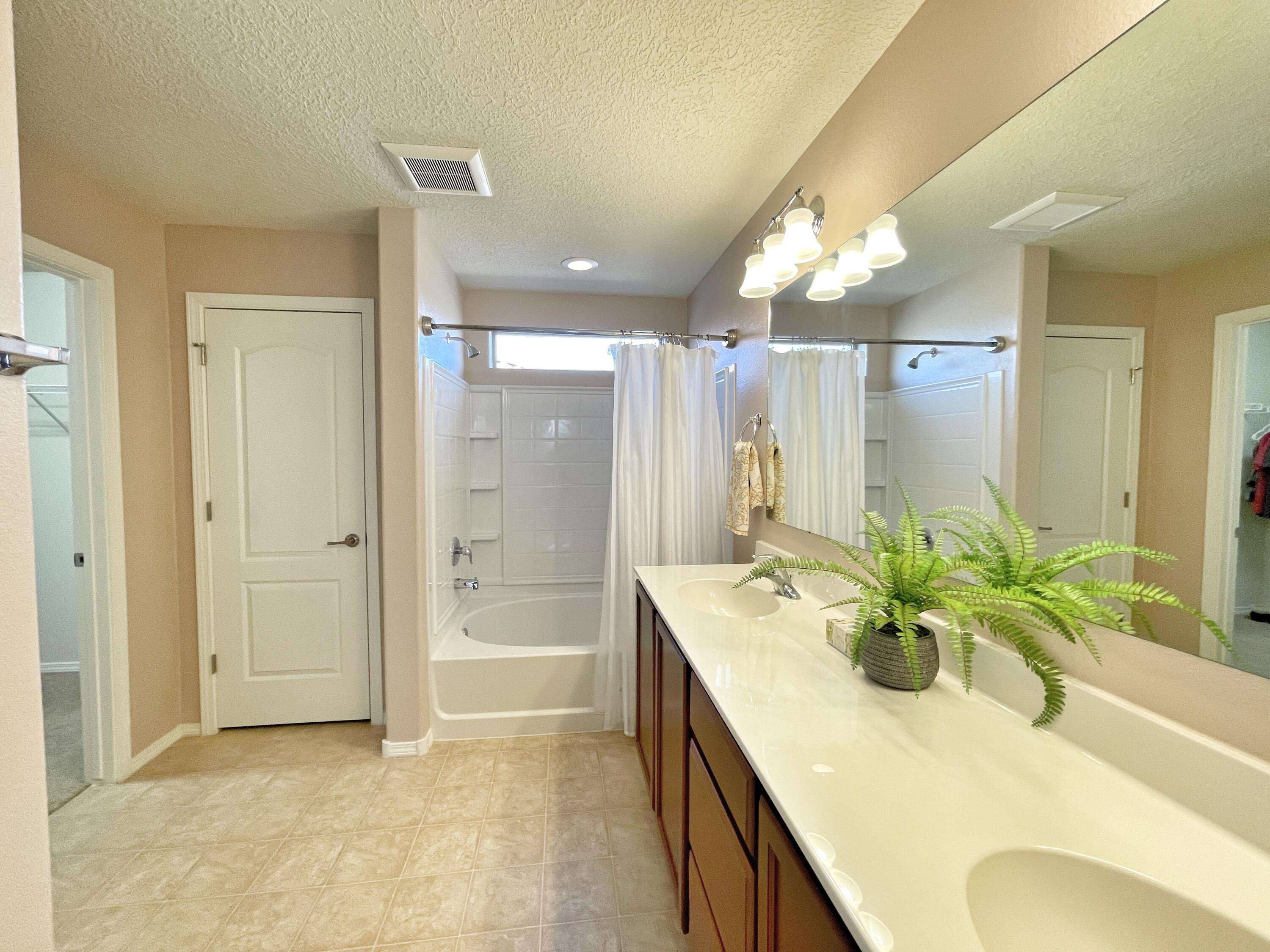 3193 LLANO VISTA Loop NE