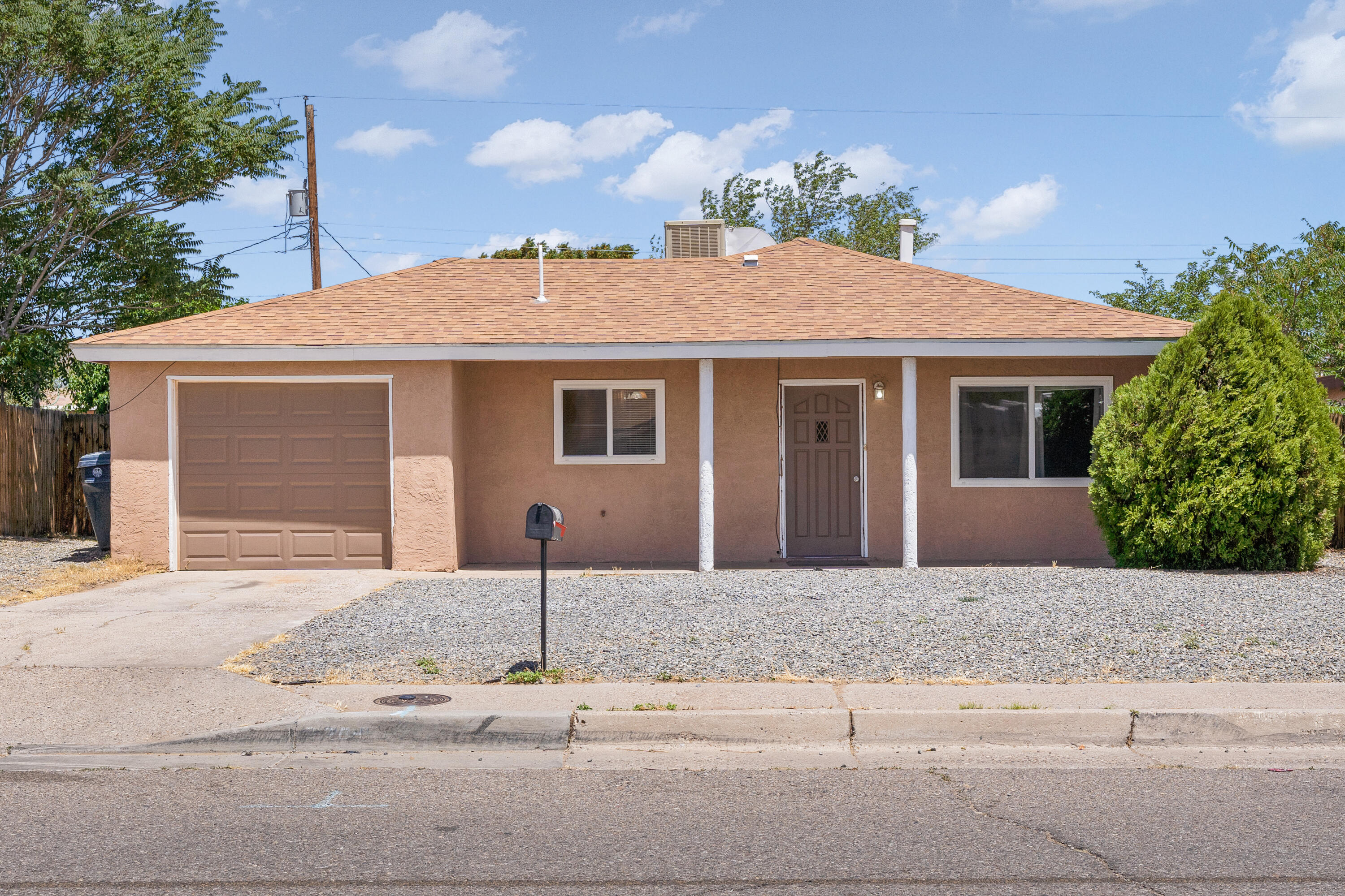 6209 SUNSET GARDENS Road SW