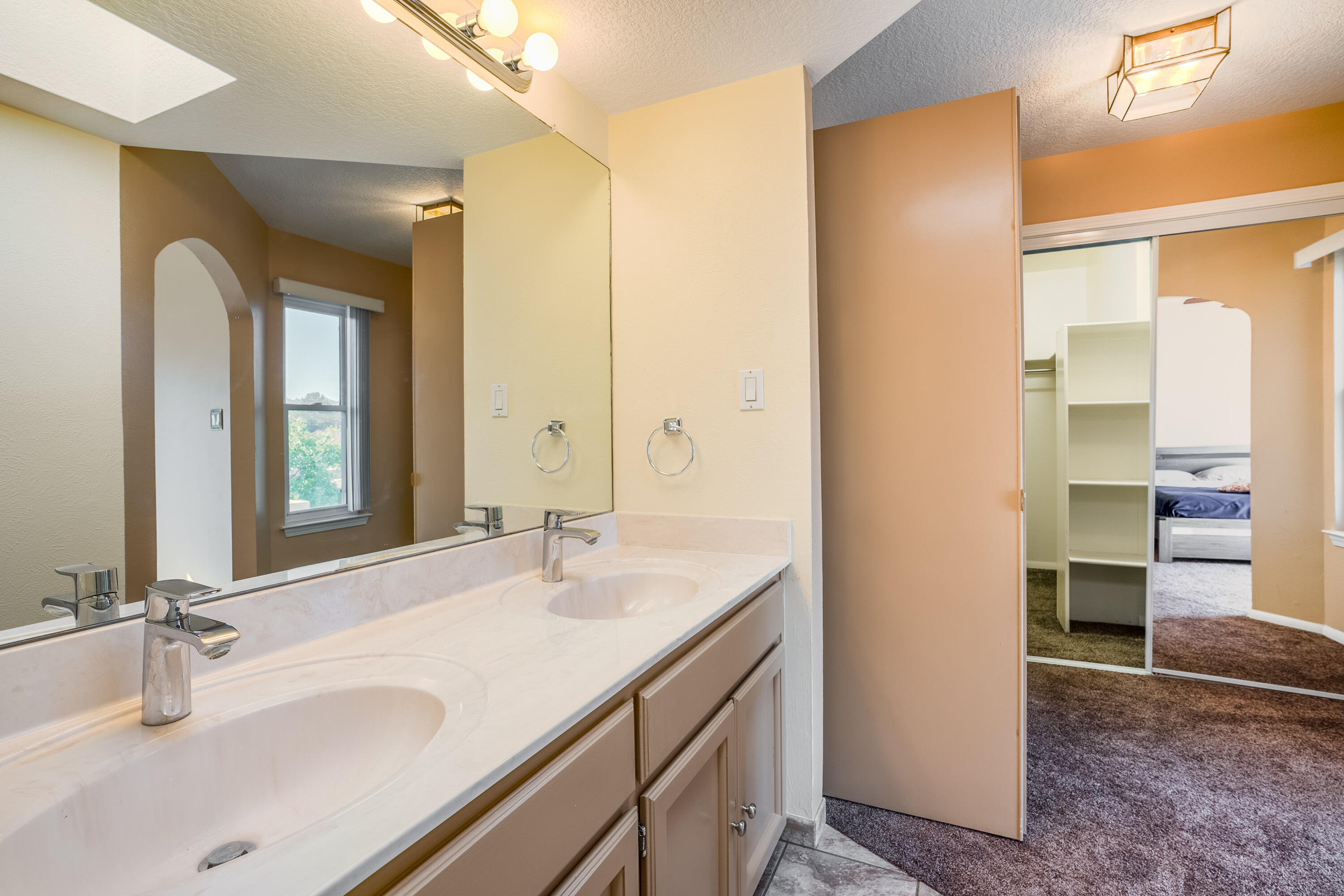 10216 OSO REDONDO NE