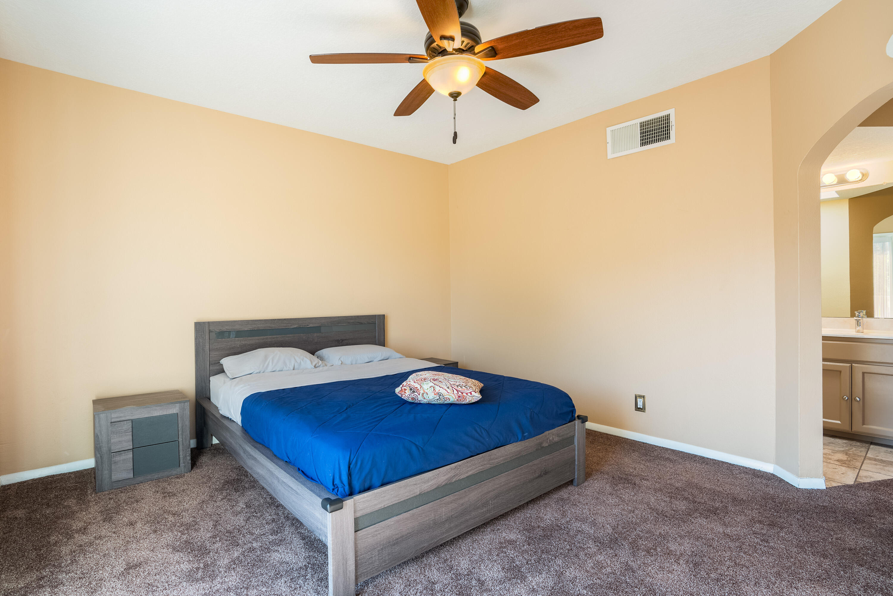 10216 OSO REDONDO NE