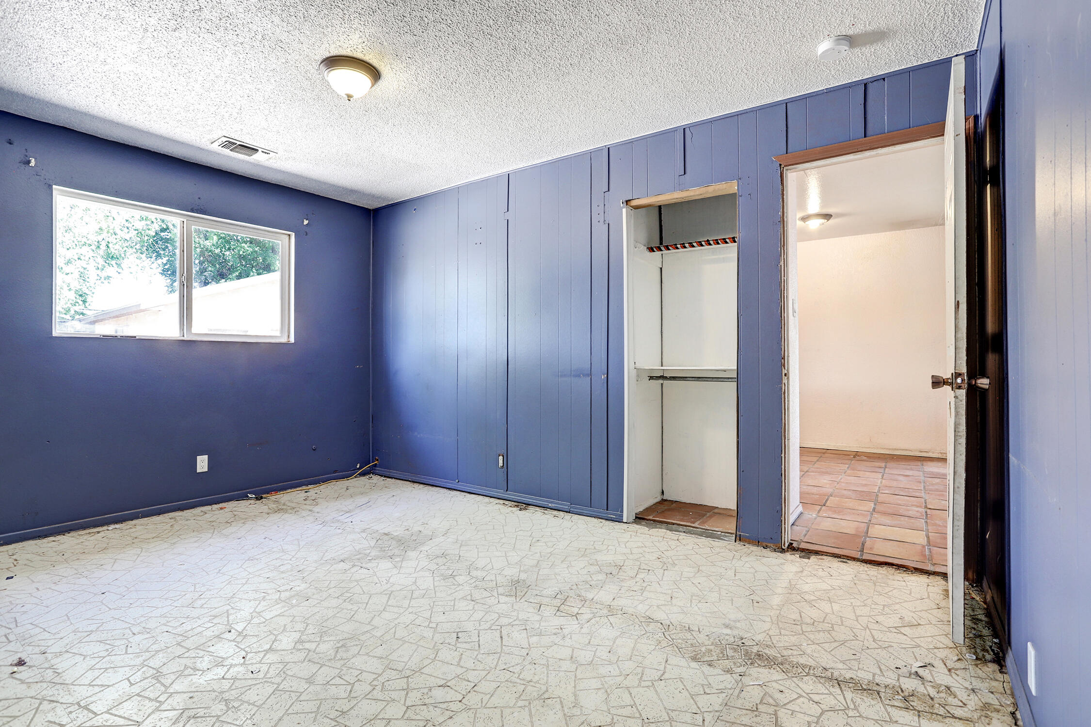 4649 VALLEY PARK Drive SW