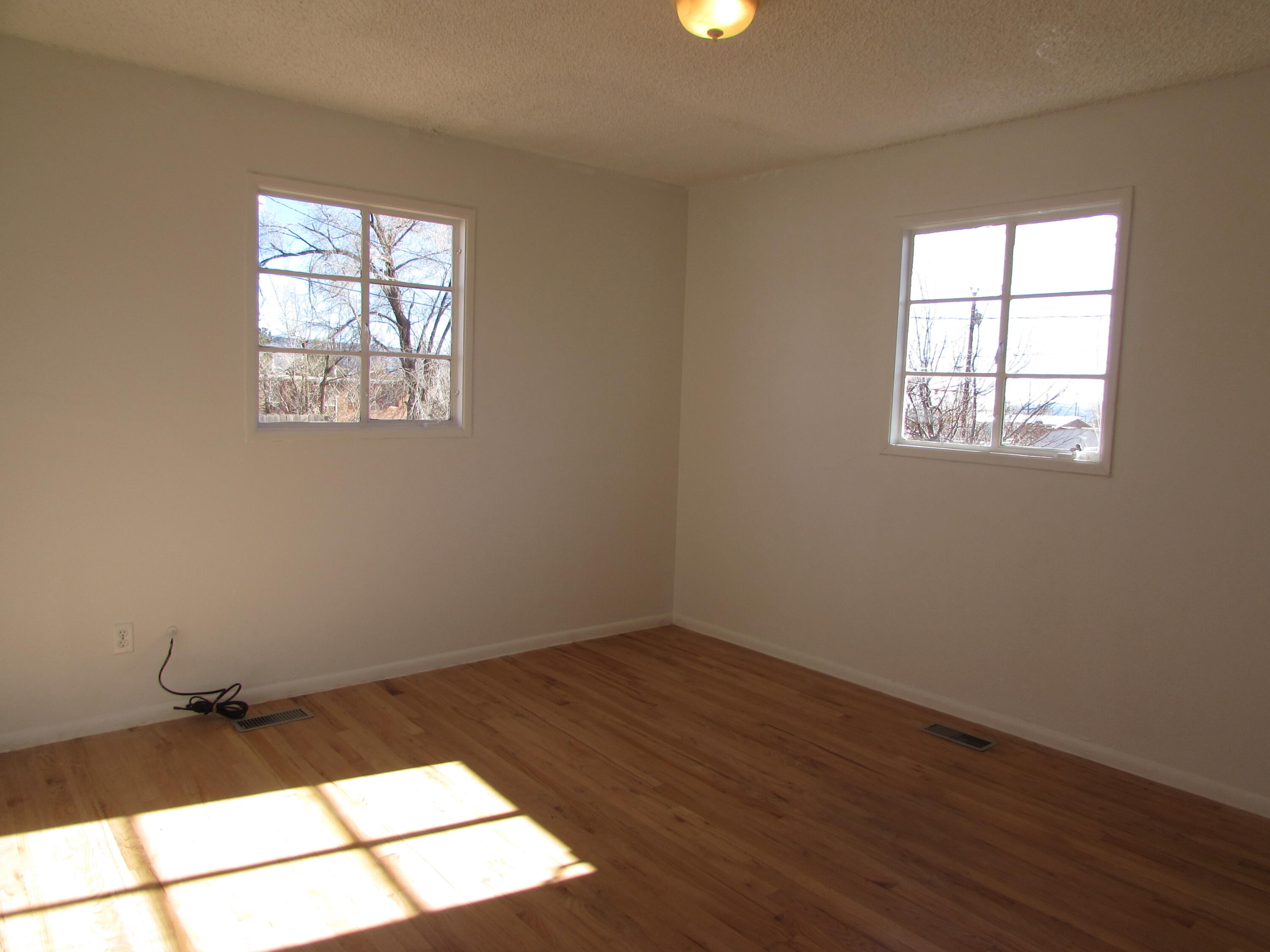 1320 N SECOND Street