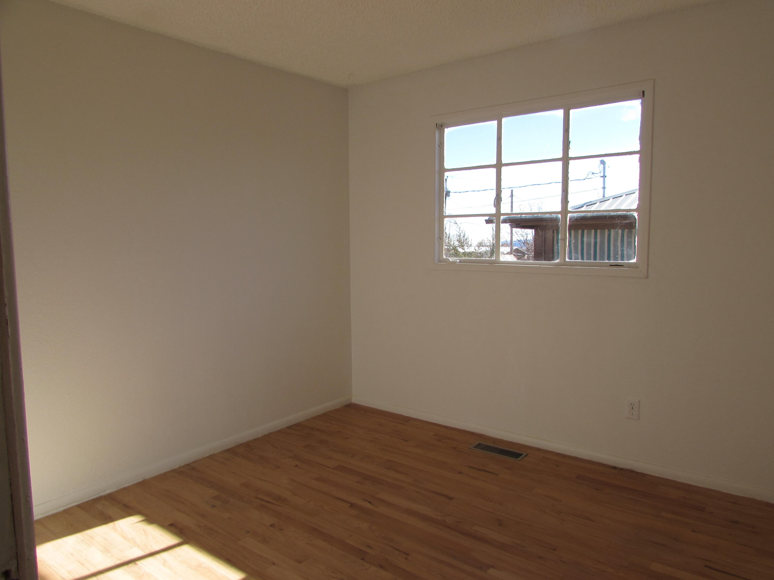 1320 N SECOND Street