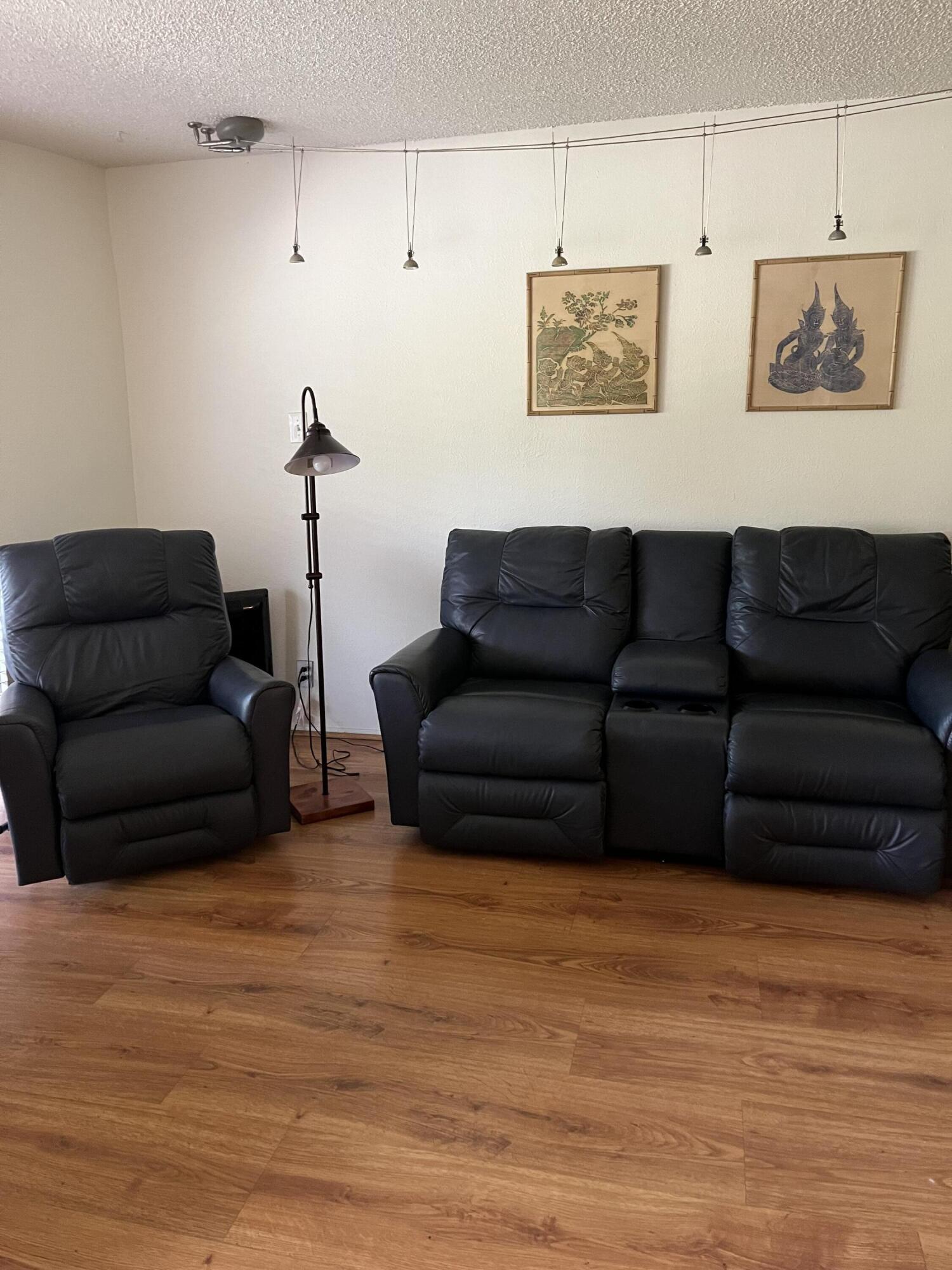 4713 COUNTRY CLUB Lane NW Unit: D4