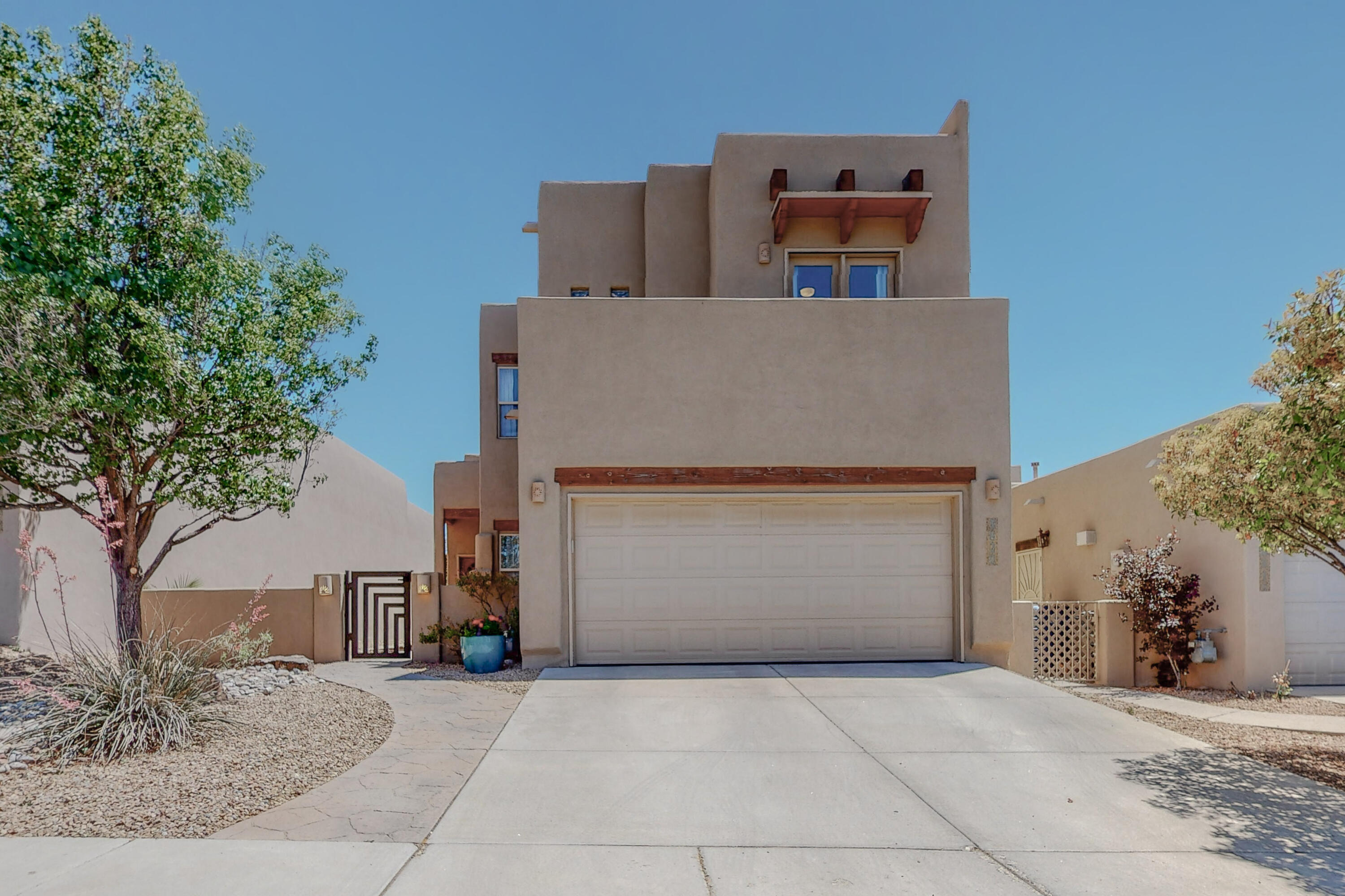 8820 DESERT FOX Way NE