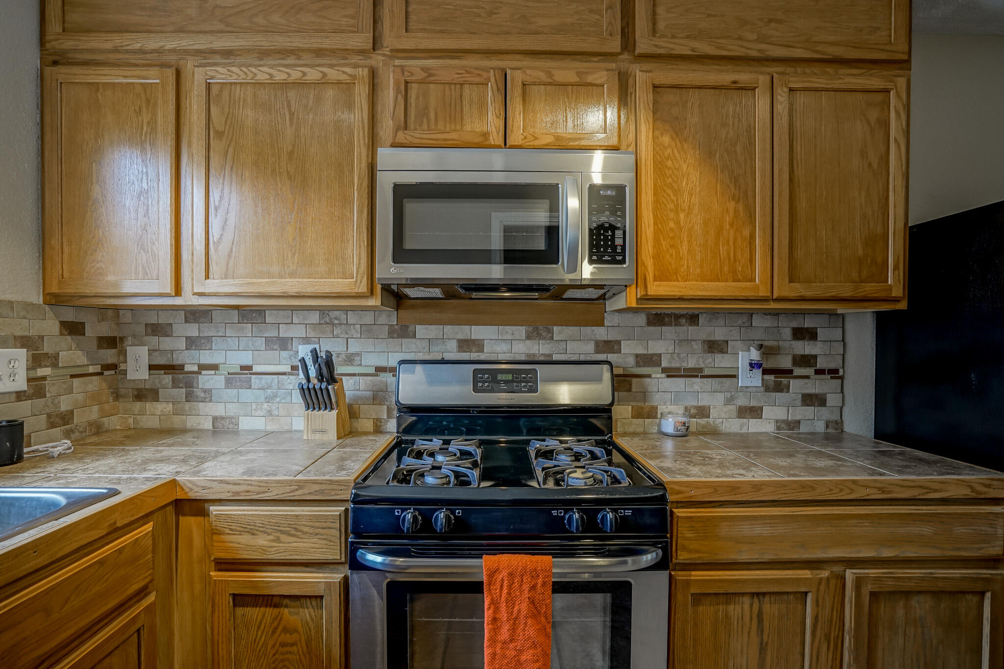 212 CALLE DEL REY SW