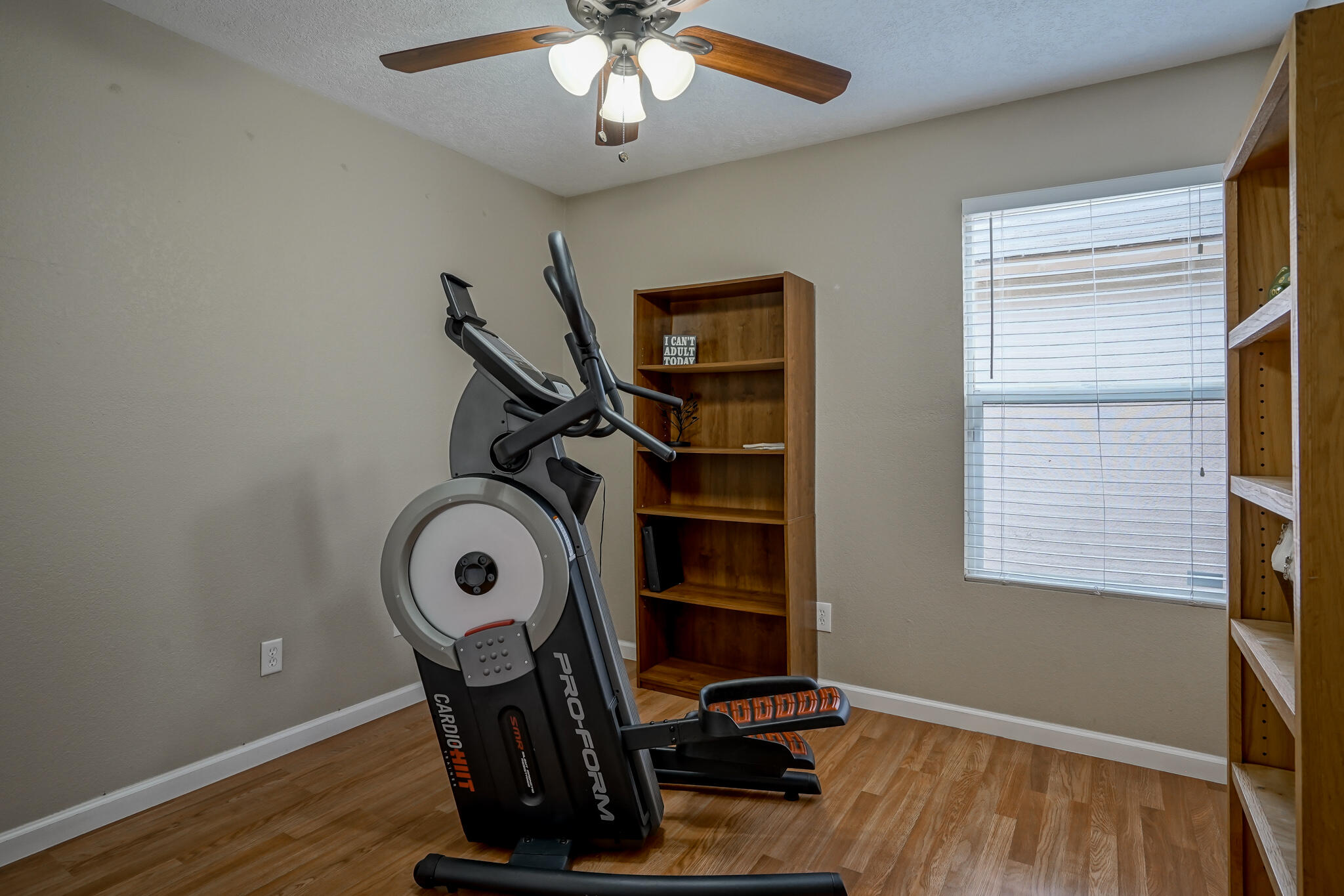 212 CALLE DEL REY SW