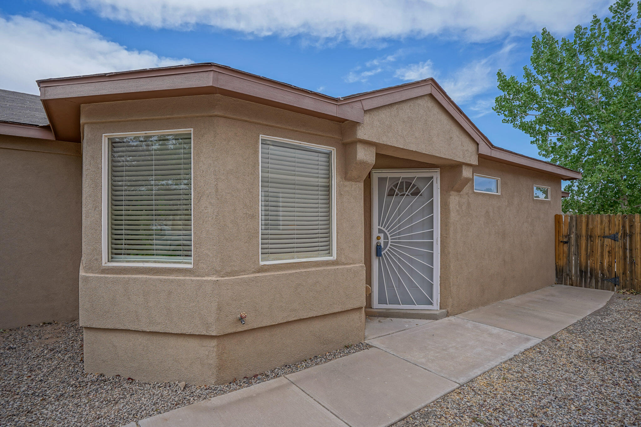 212 CALLE DEL REY SW