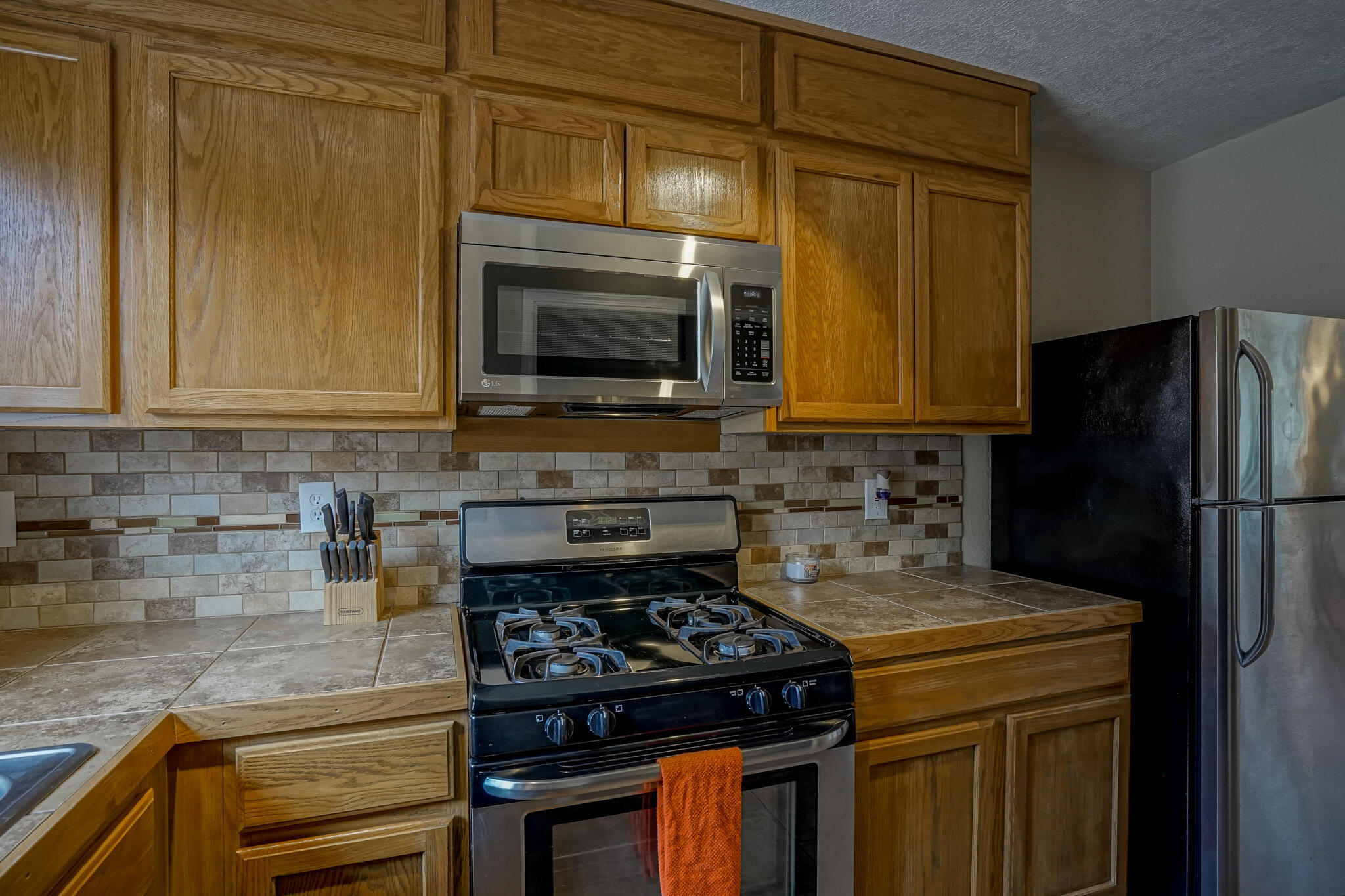 212 CALLE DEL REY SW
