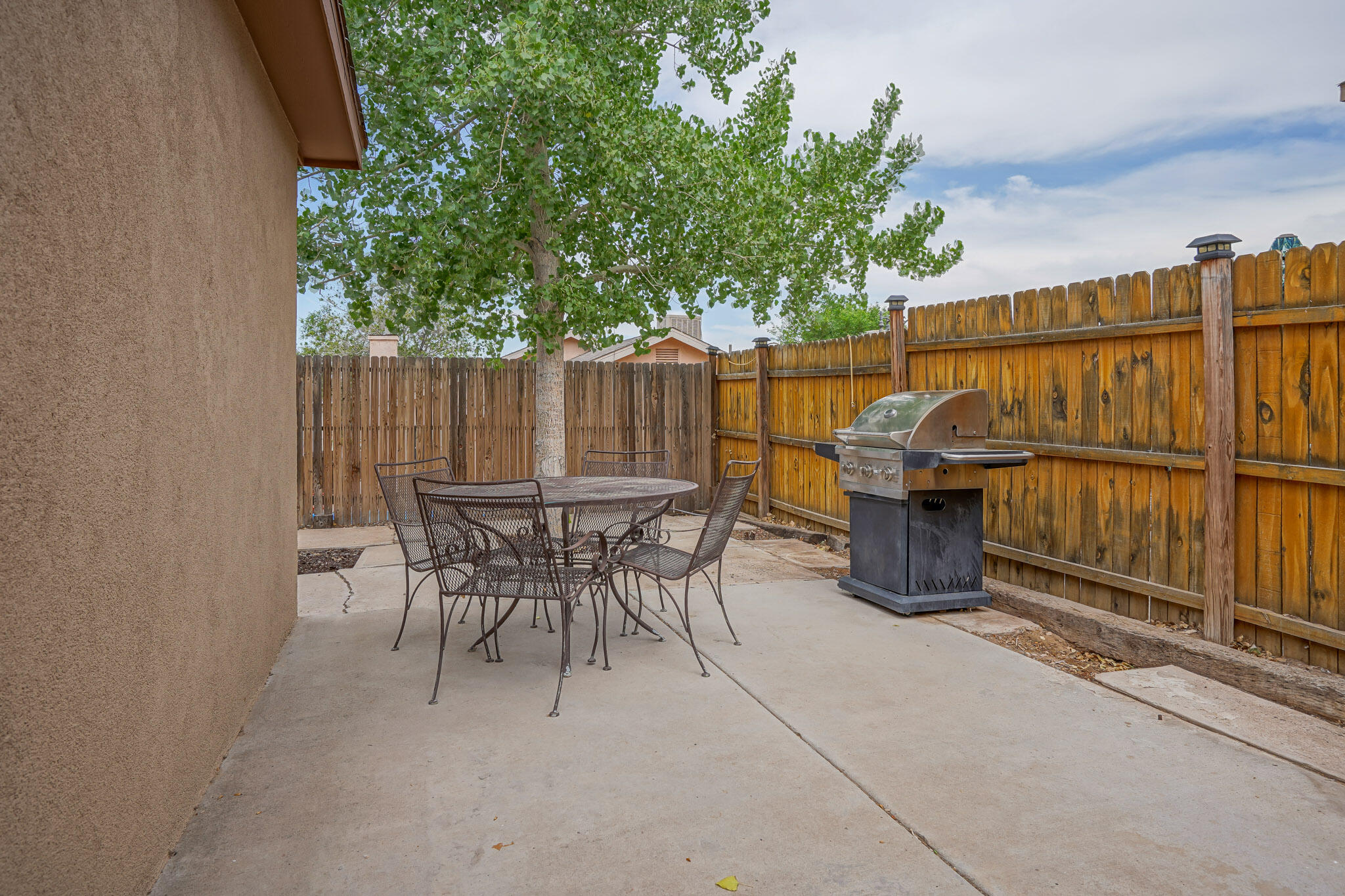 212 CALLE DEL REY SW
