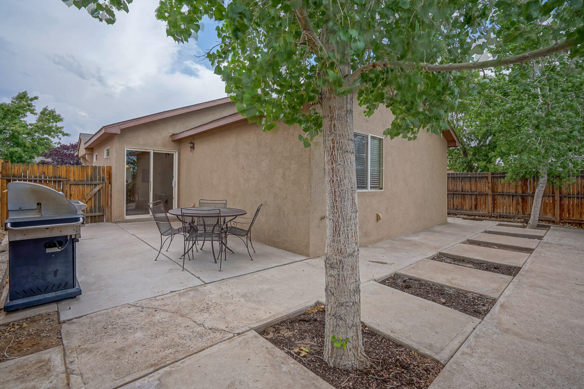 212 CALLE DEL REY SW