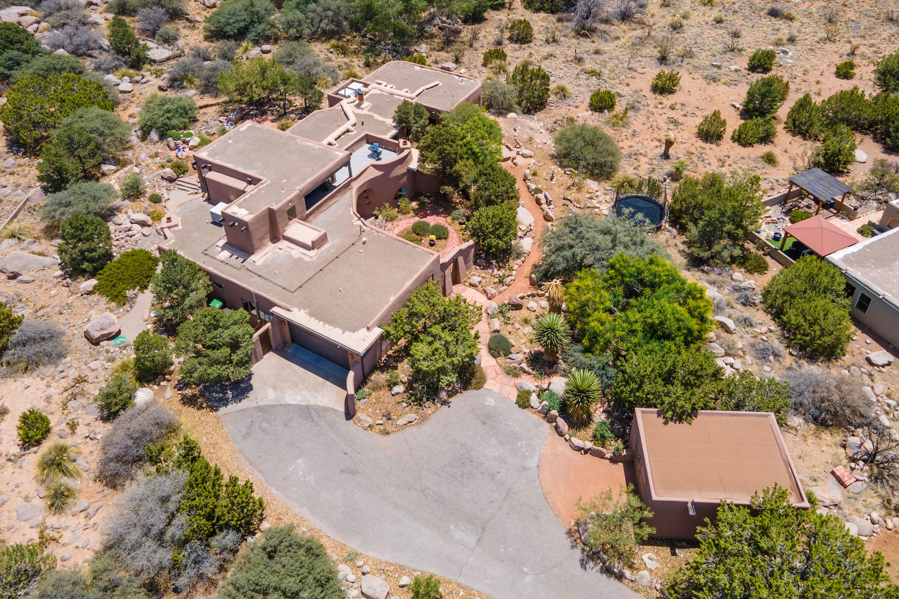 1035 Red Oaks Loop NE
