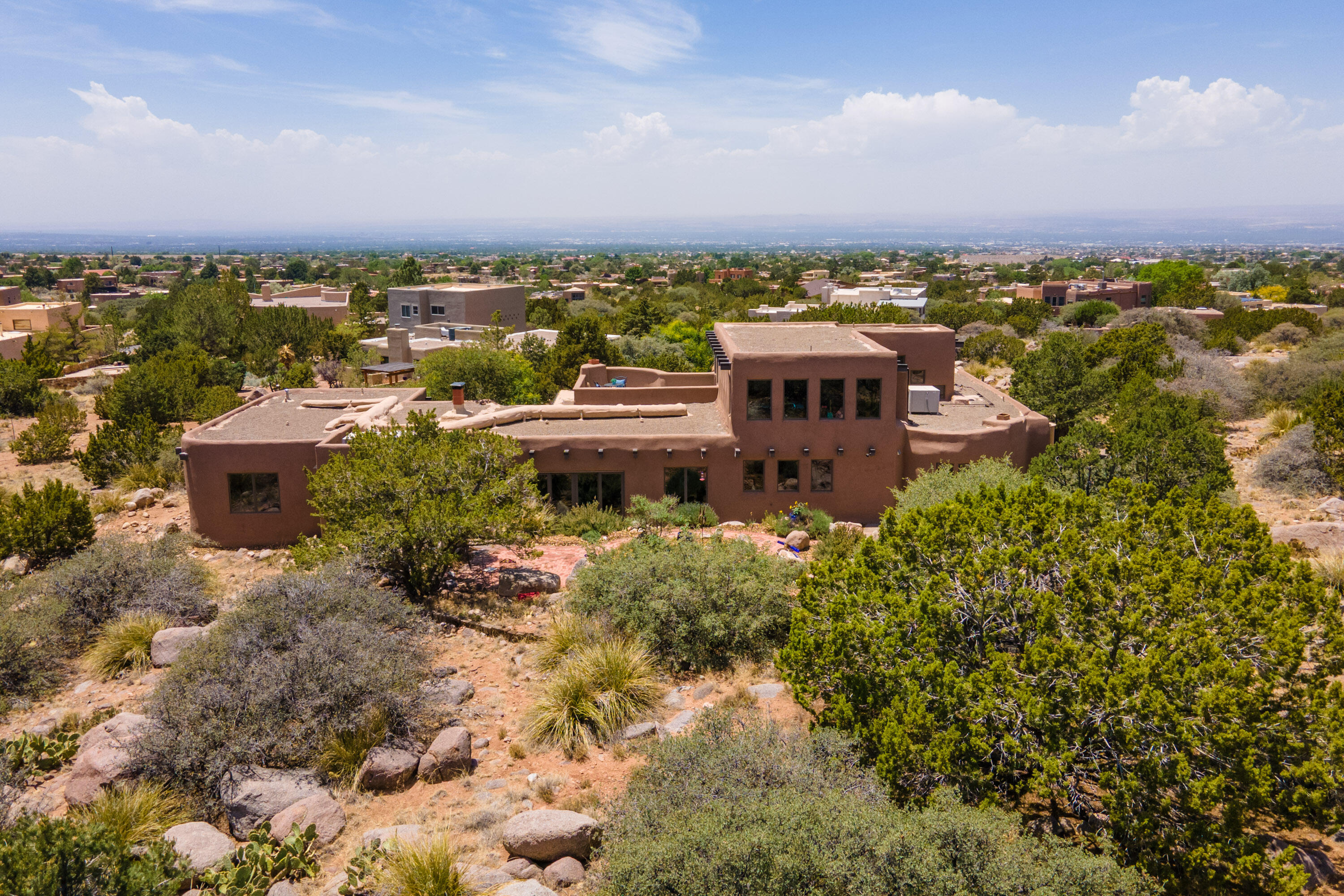 1035 Red Oaks Loop NE