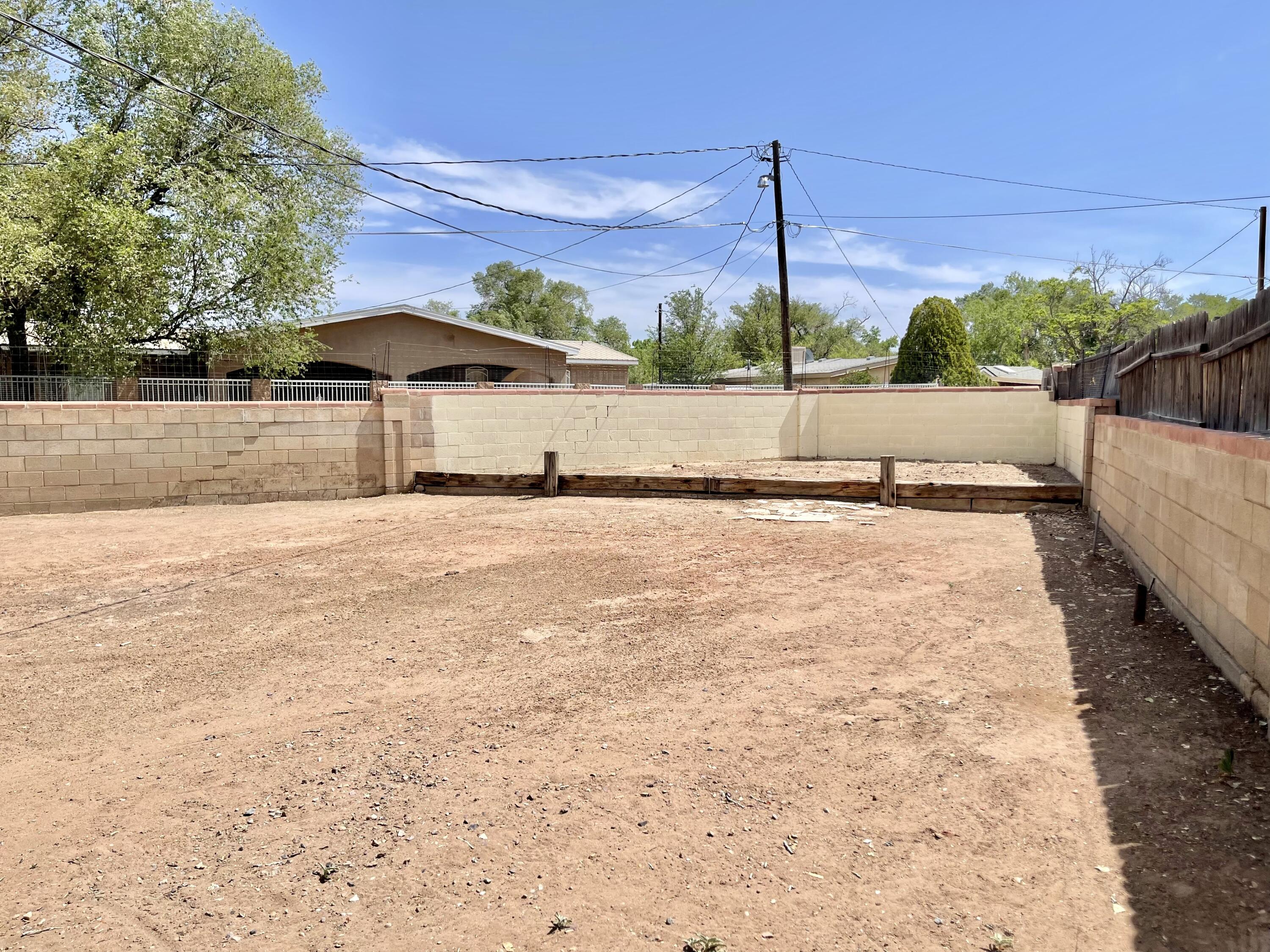 1873 SADORA Road SW