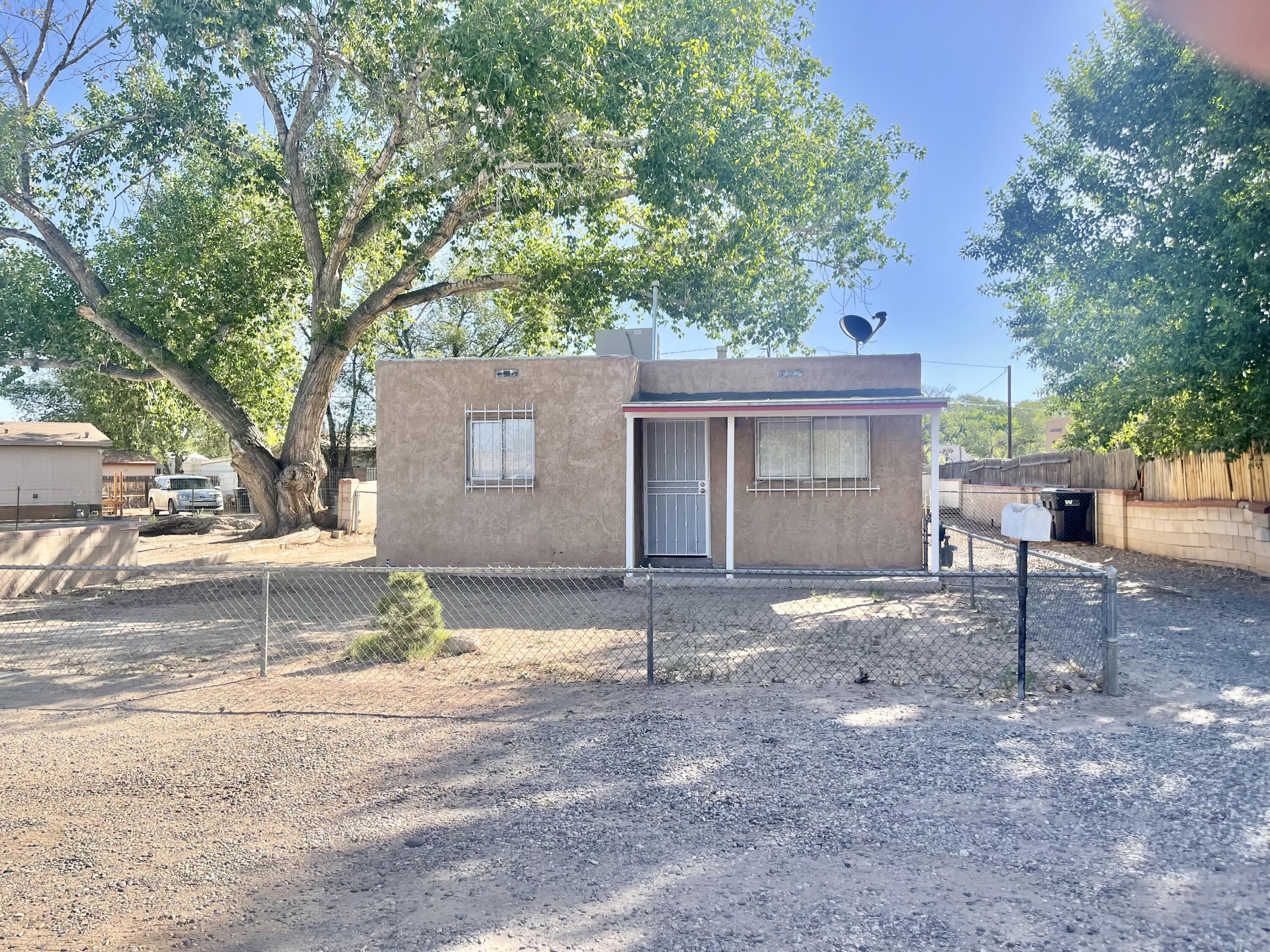 1873 SADORA Road SW