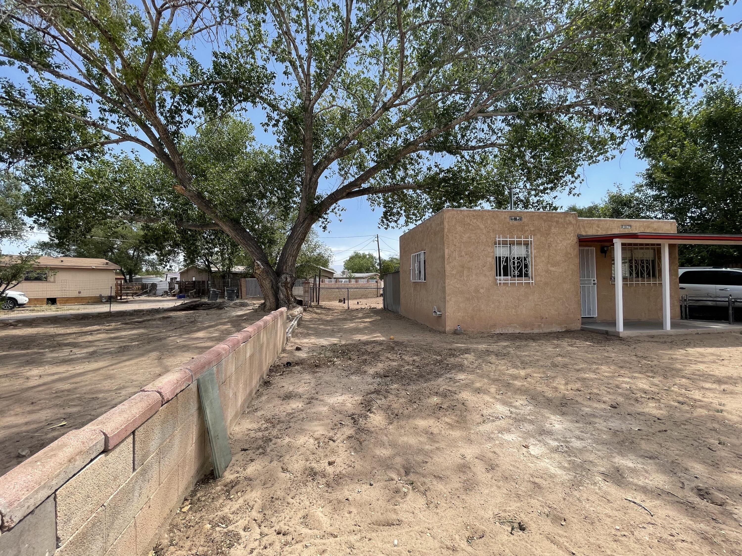 1873 SADORA Road SW