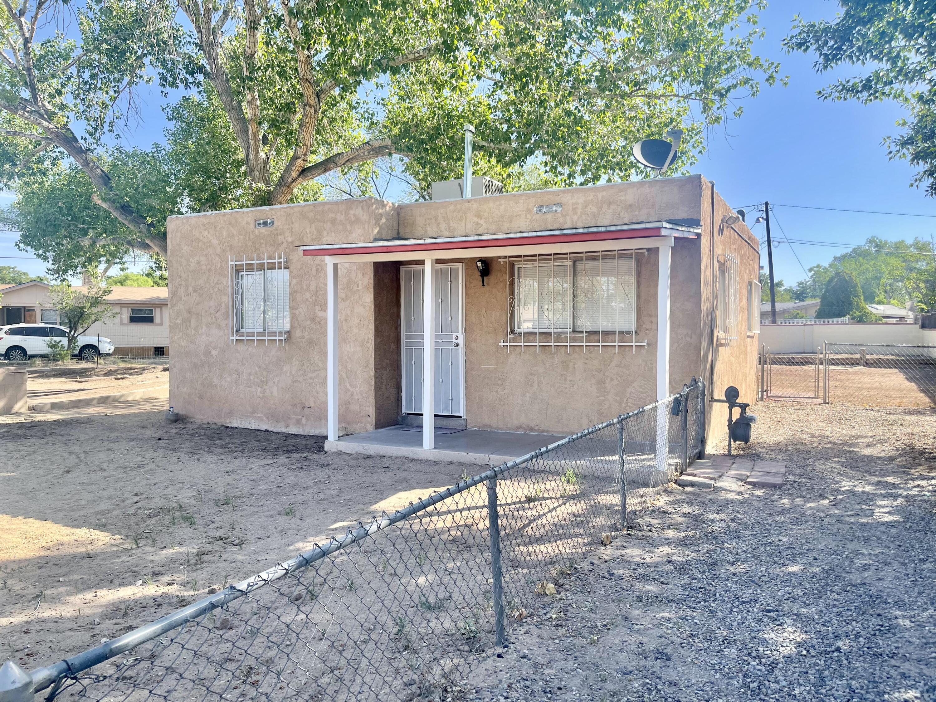 1873 SADORA Road SW