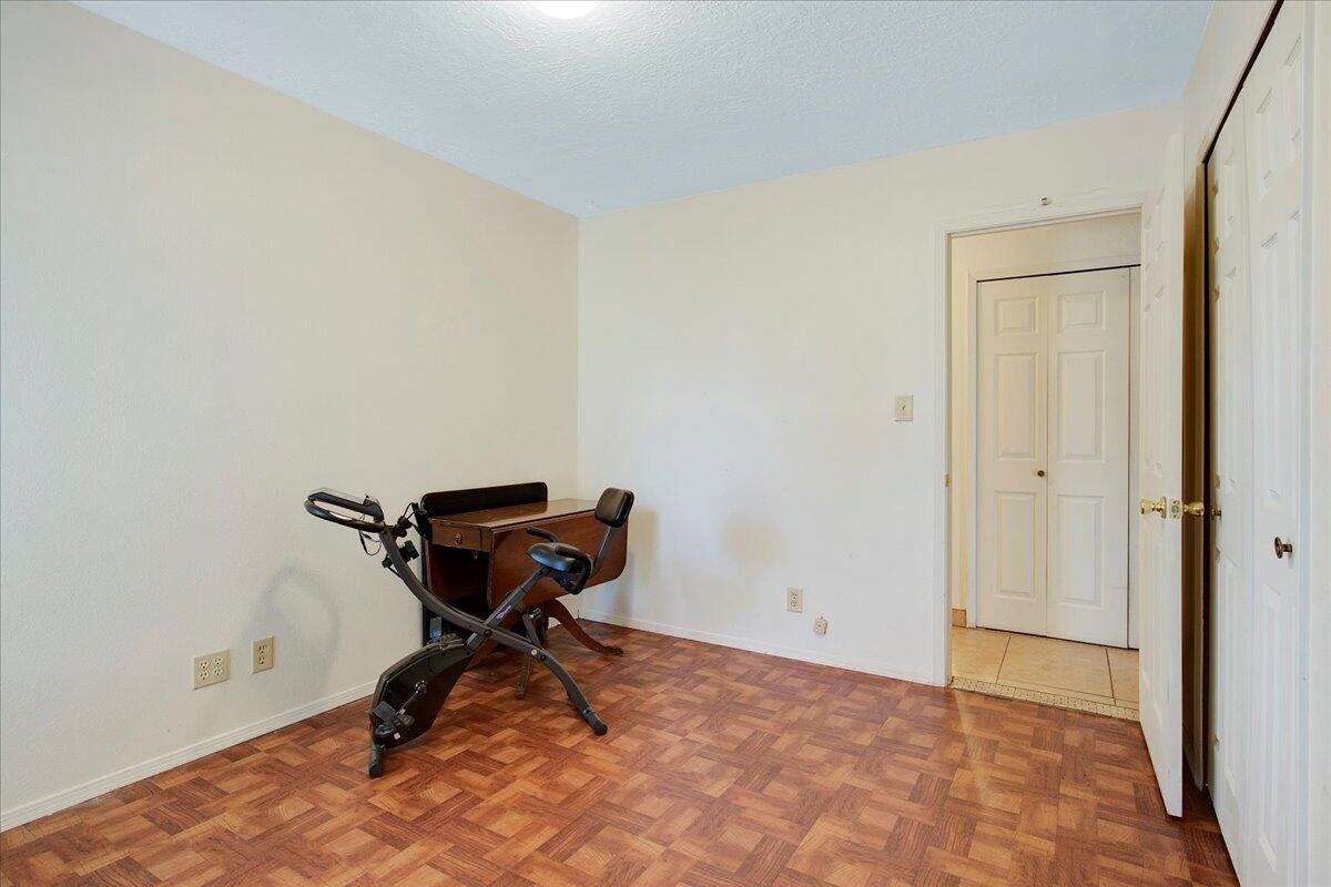 775 WESTERN HILLS Drive SE