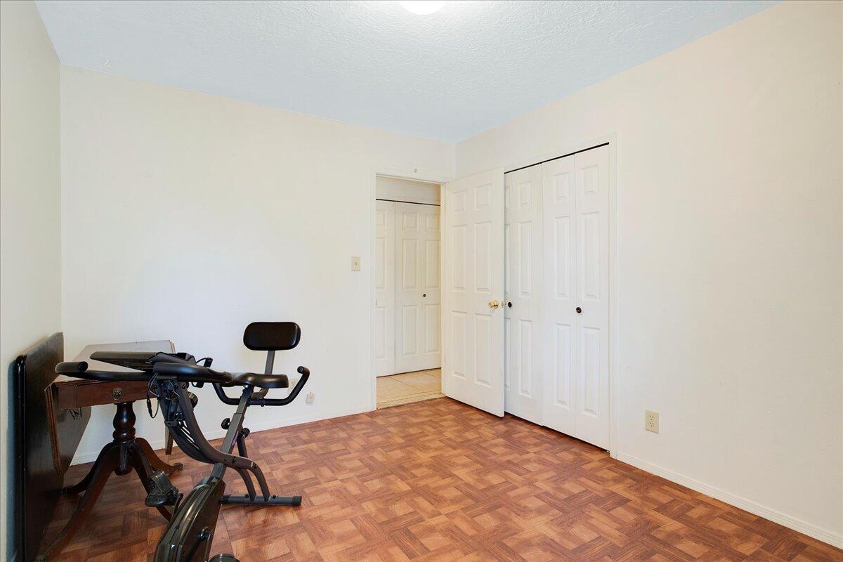 775 WESTERN HILLS Drive SE