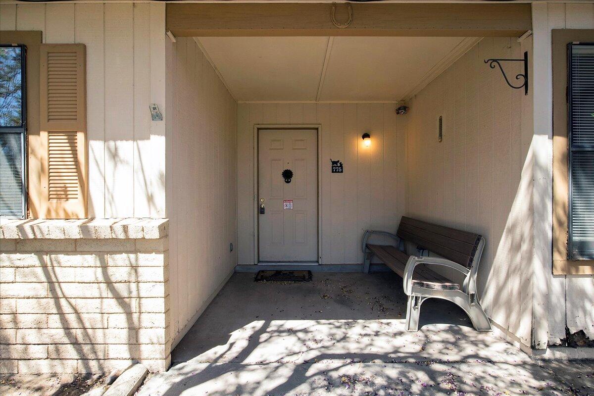 775 WESTERN HILLS Drive SE