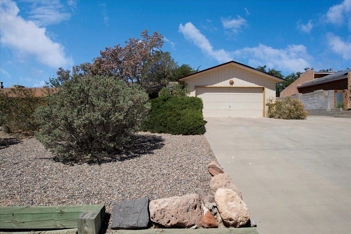 775 WESTERN HILLS Drive SE