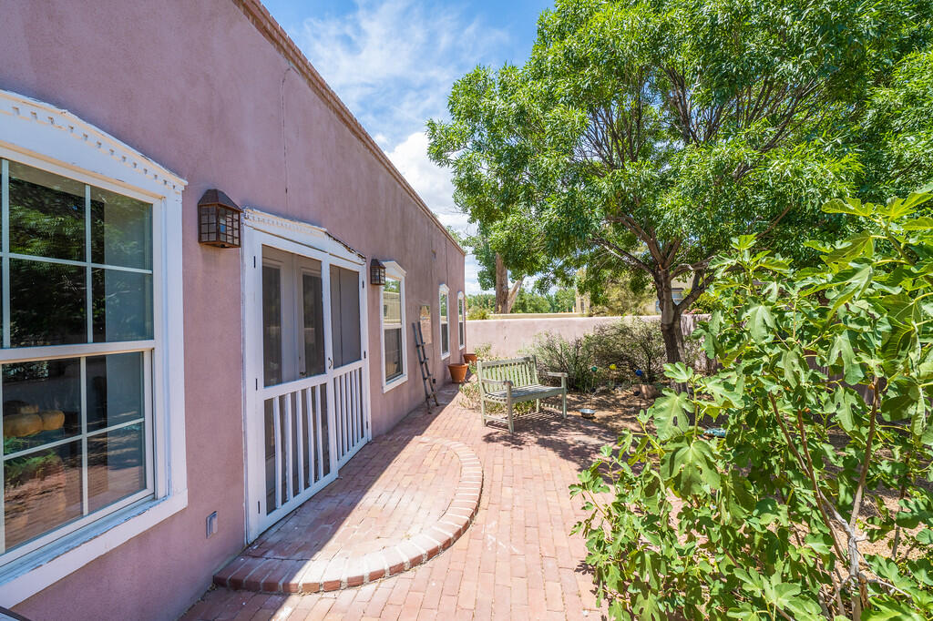 2456 PUEBLO BONITO Court NW