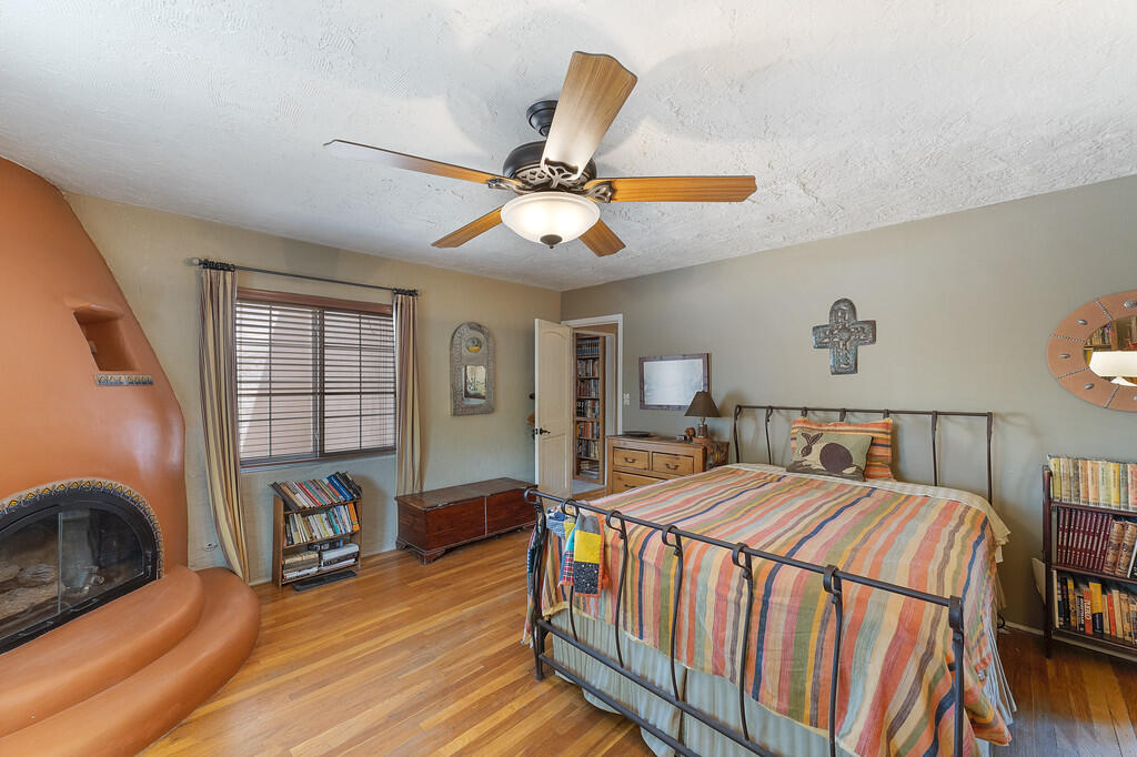 2456 PUEBLO BONITO Court NW