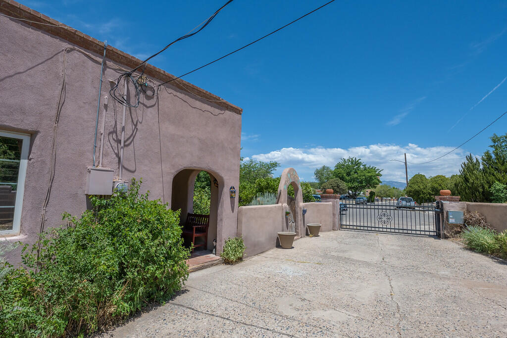 2456 PUEBLO BONITO Court NW