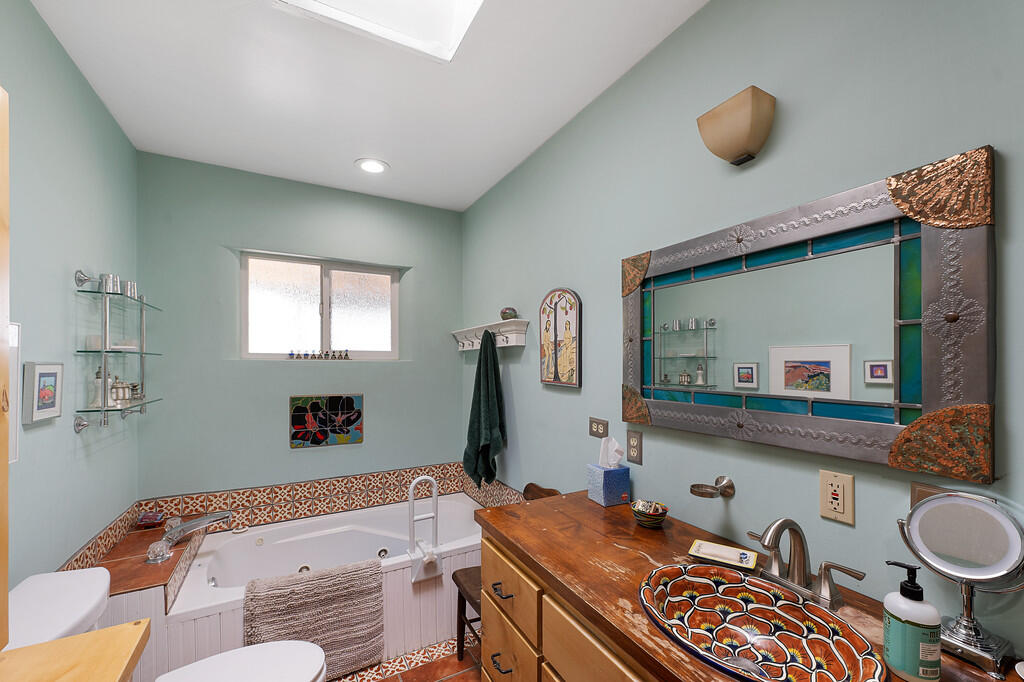 2456 PUEBLO BONITO Court NW