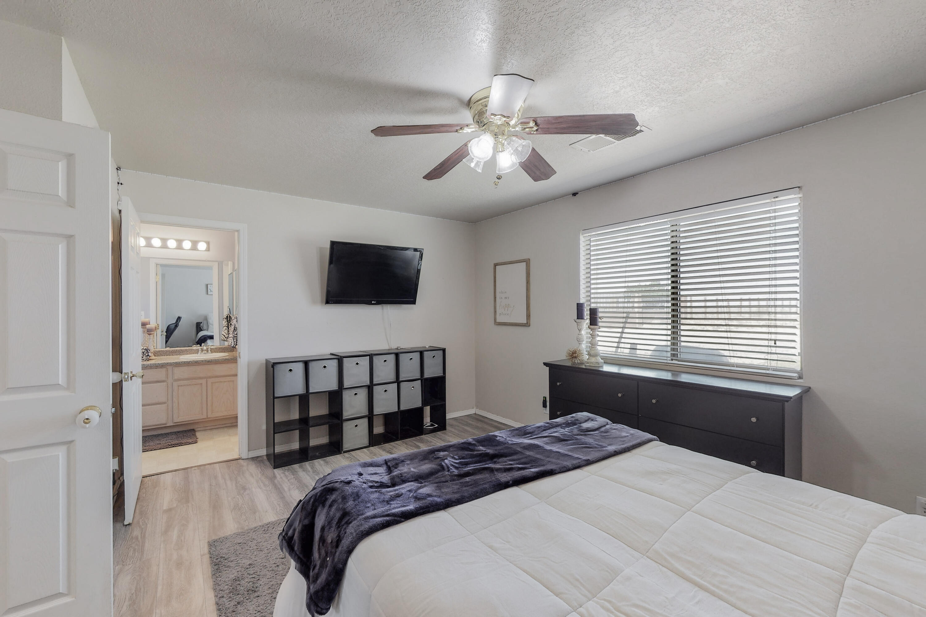 116 2ND Street NE