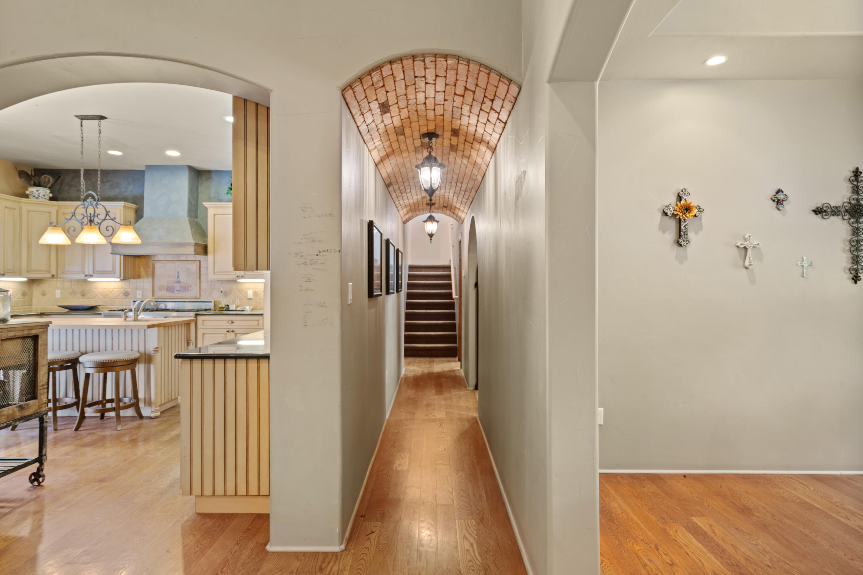 9005 N 4TH Street NW