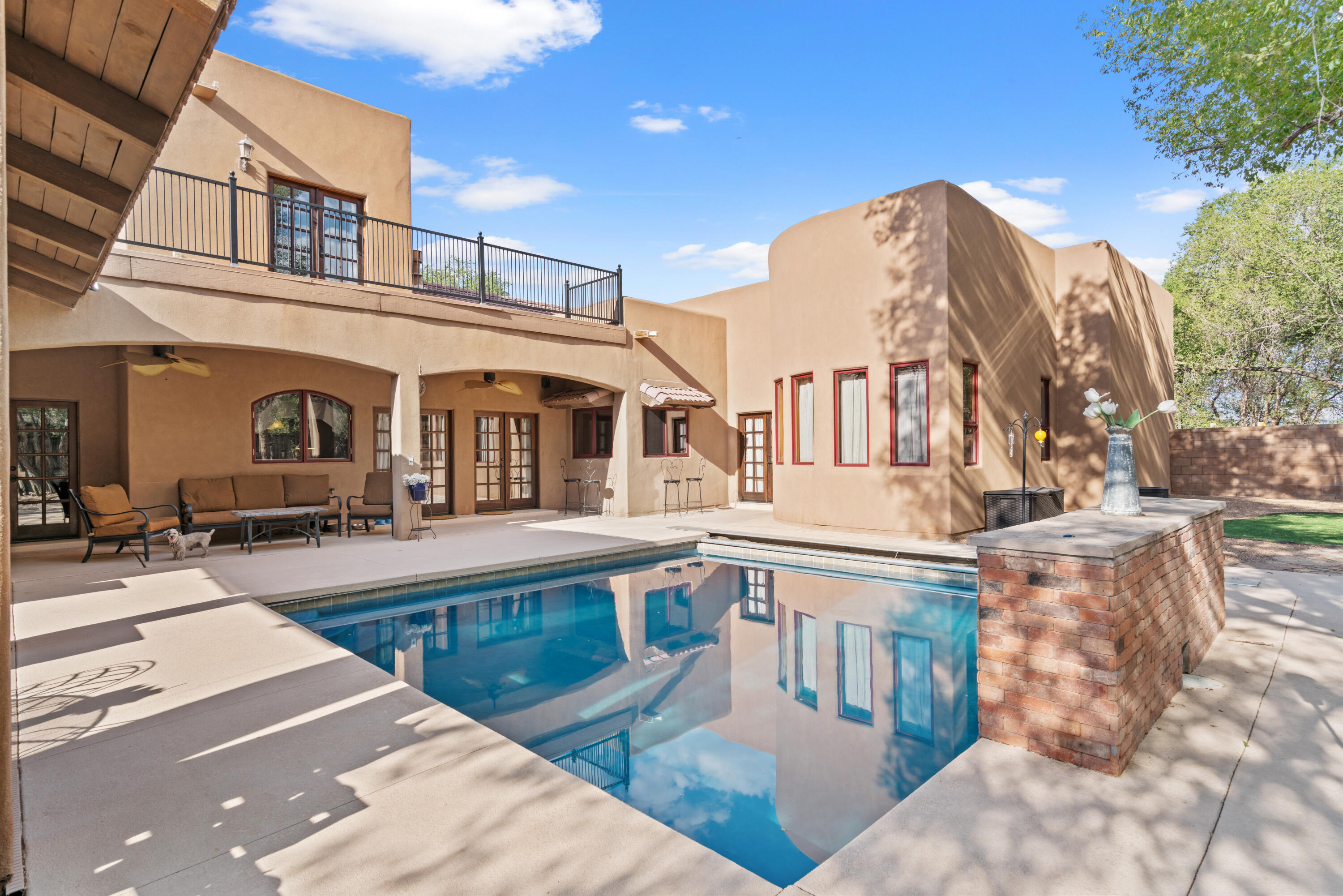 9005 N 4TH Street NW