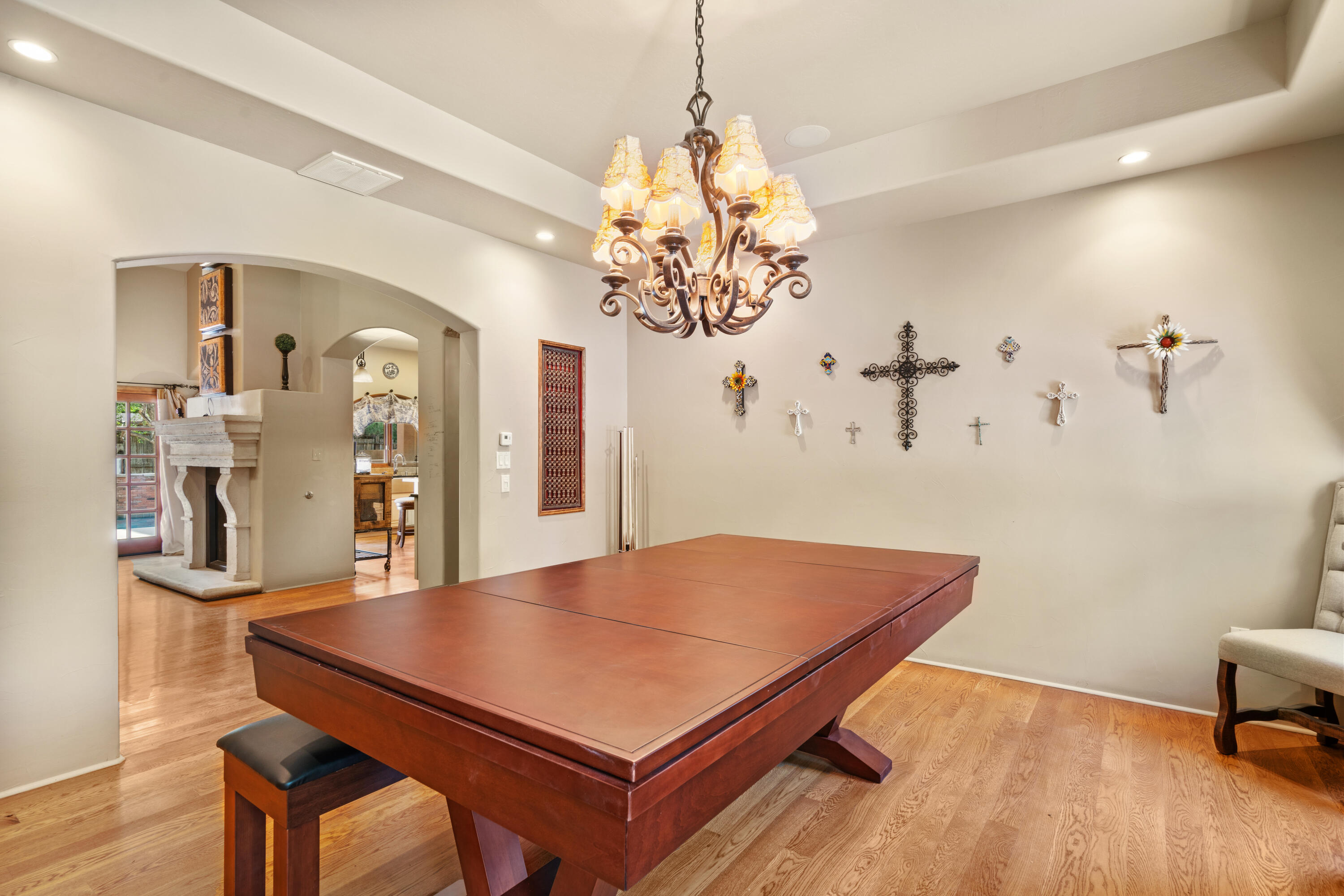9005 N 4TH Street NW