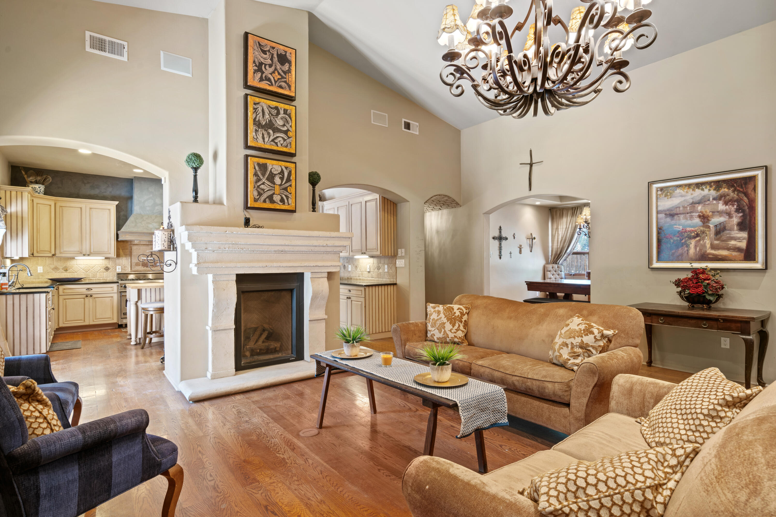9005 N 4TH Street NW