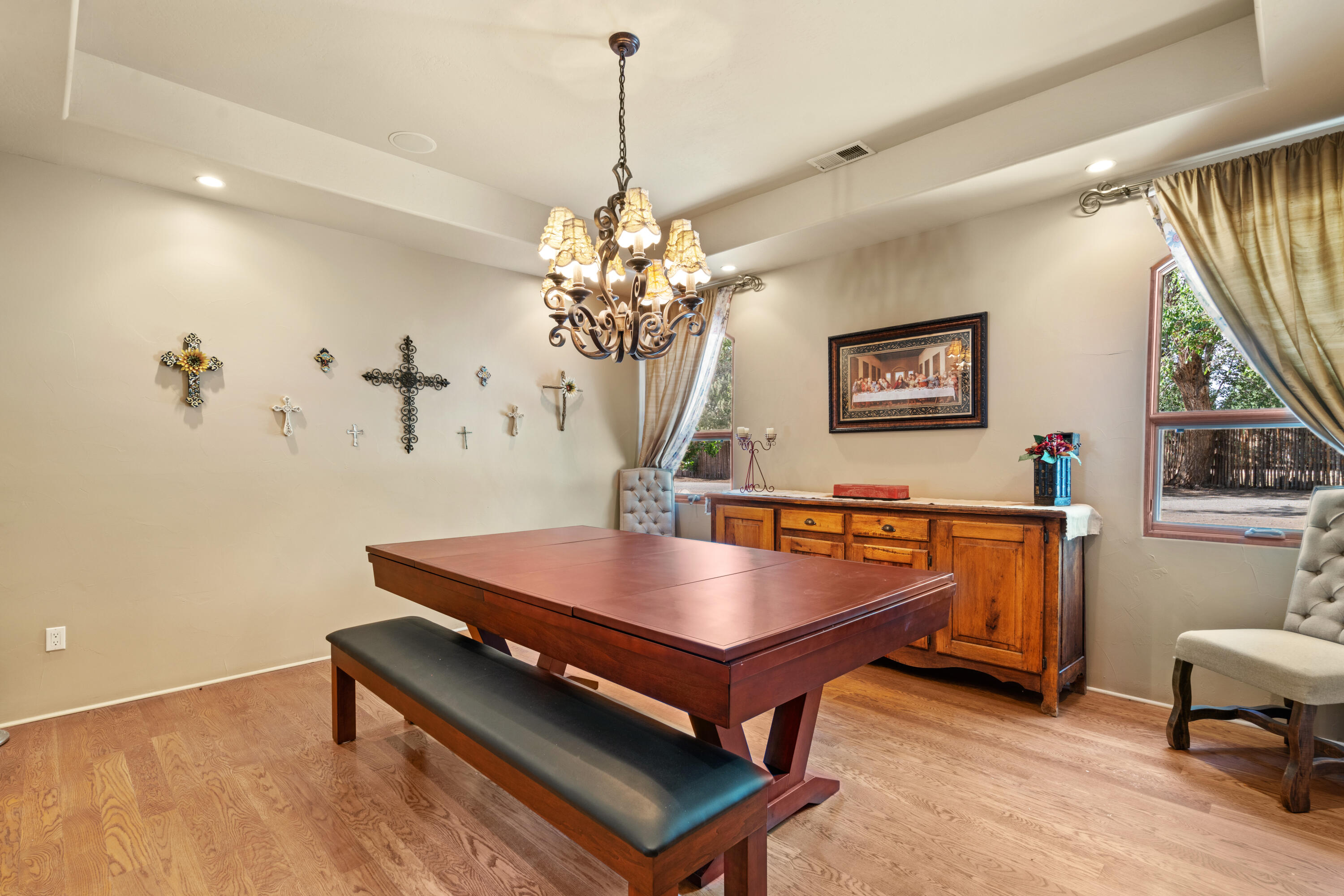 9005 N 4TH Street NW