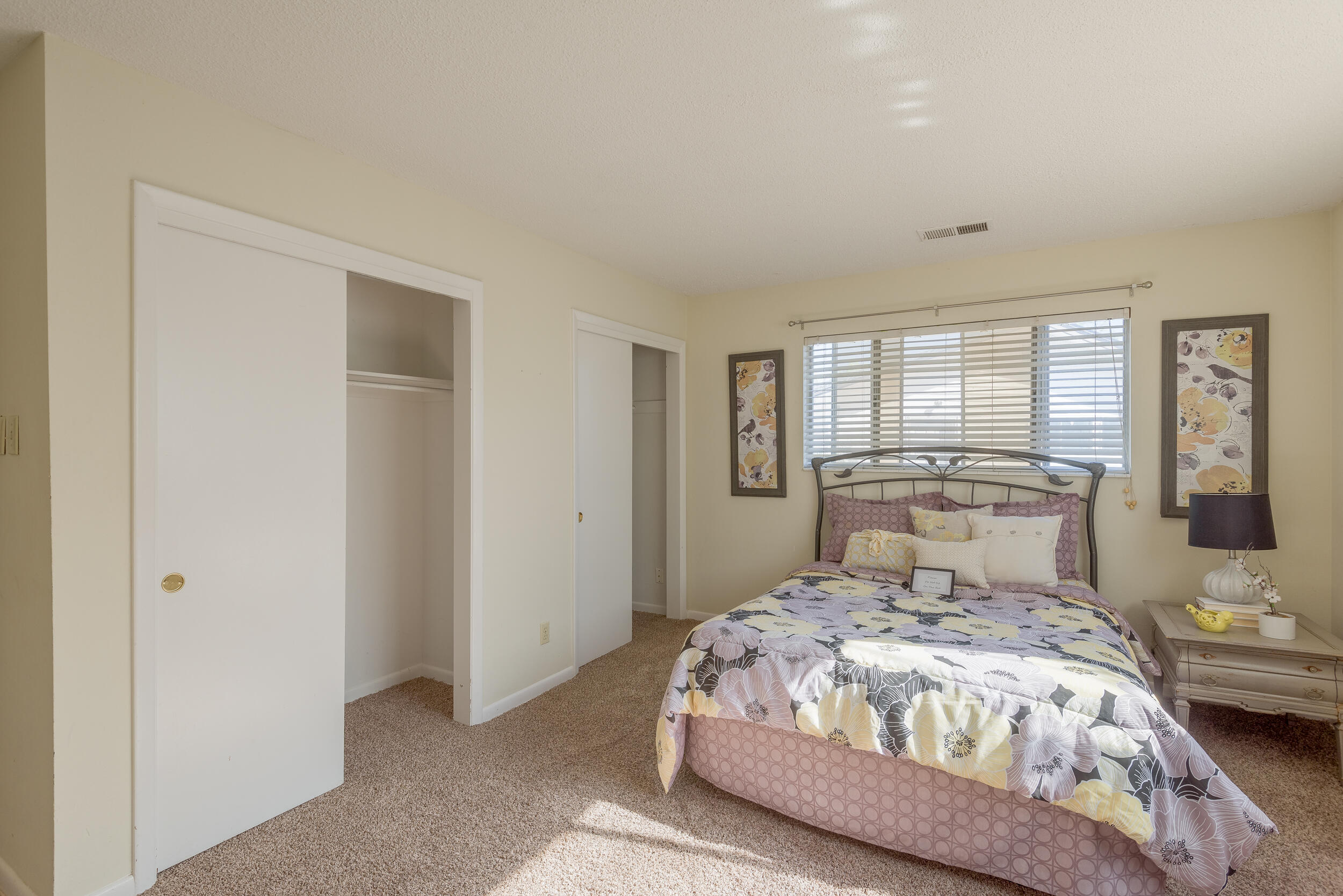 1105 ROBIN Road SE