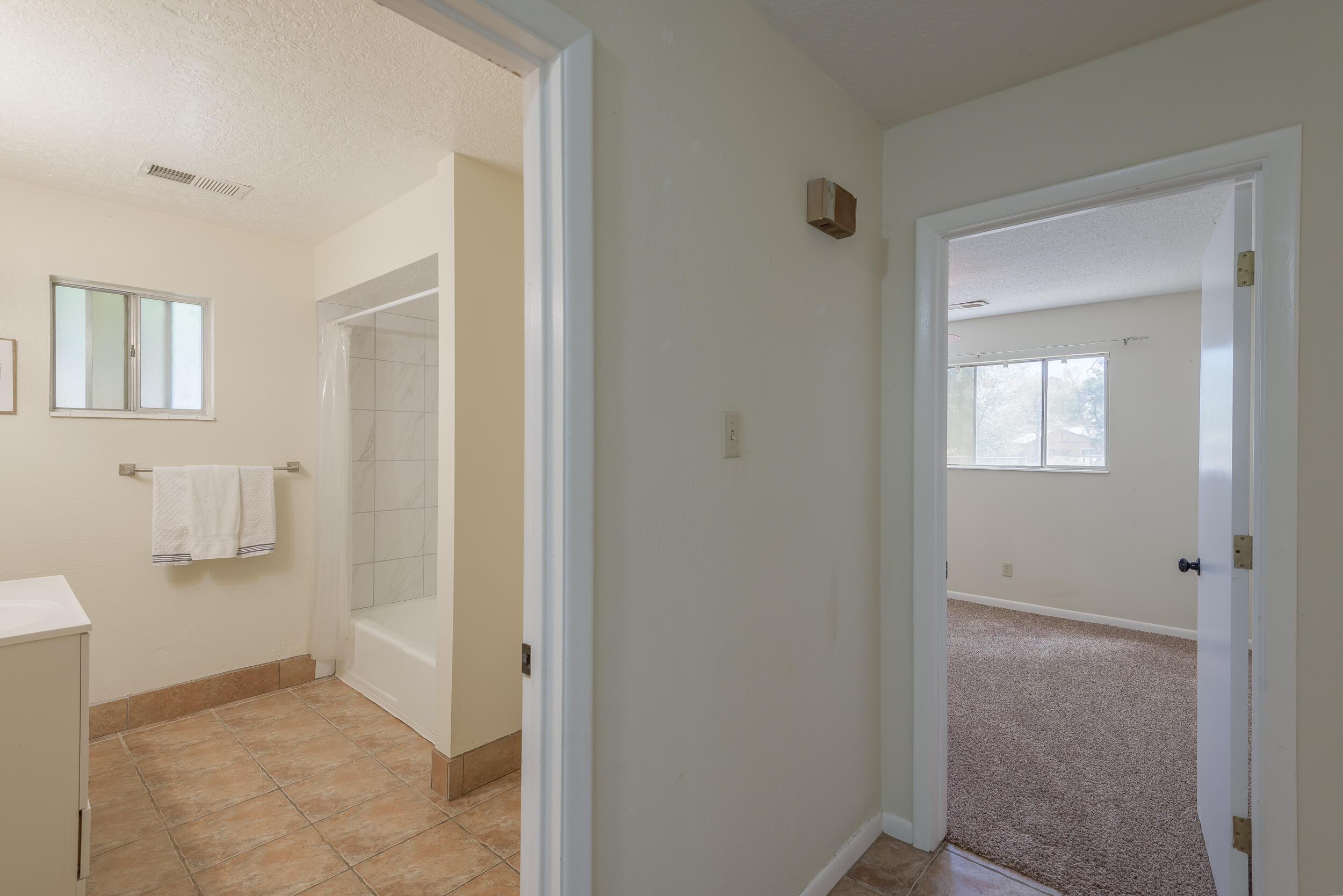 1105 ROBIN Road SE