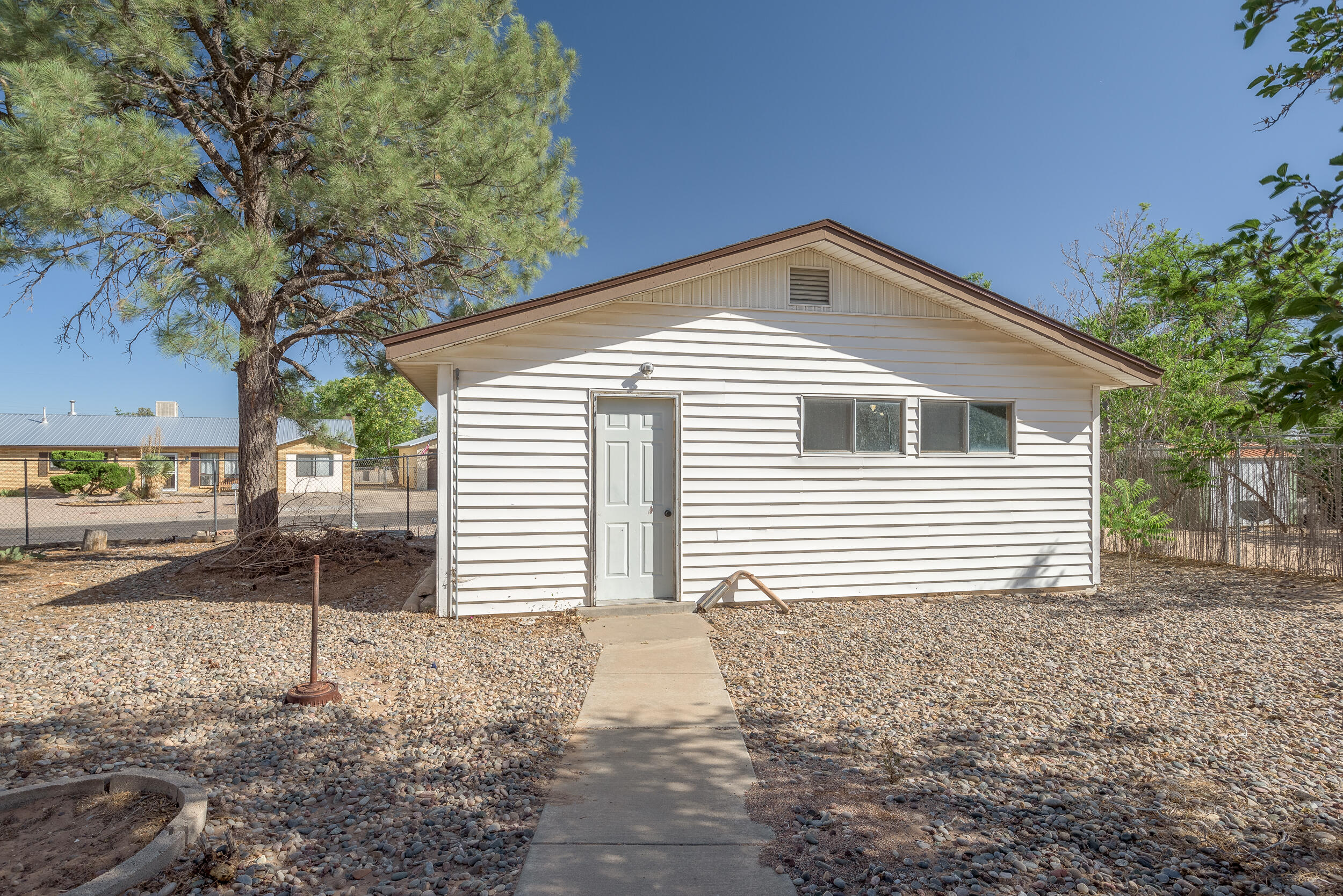 1105 ROBIN Road SE