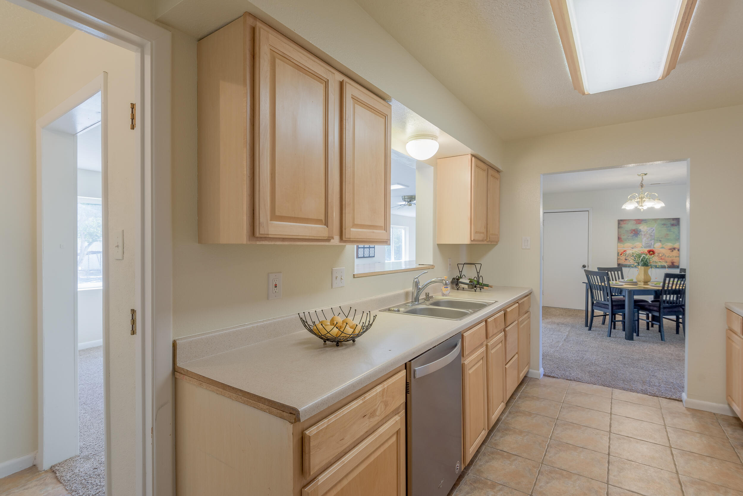 1105 ROBIN Road SE