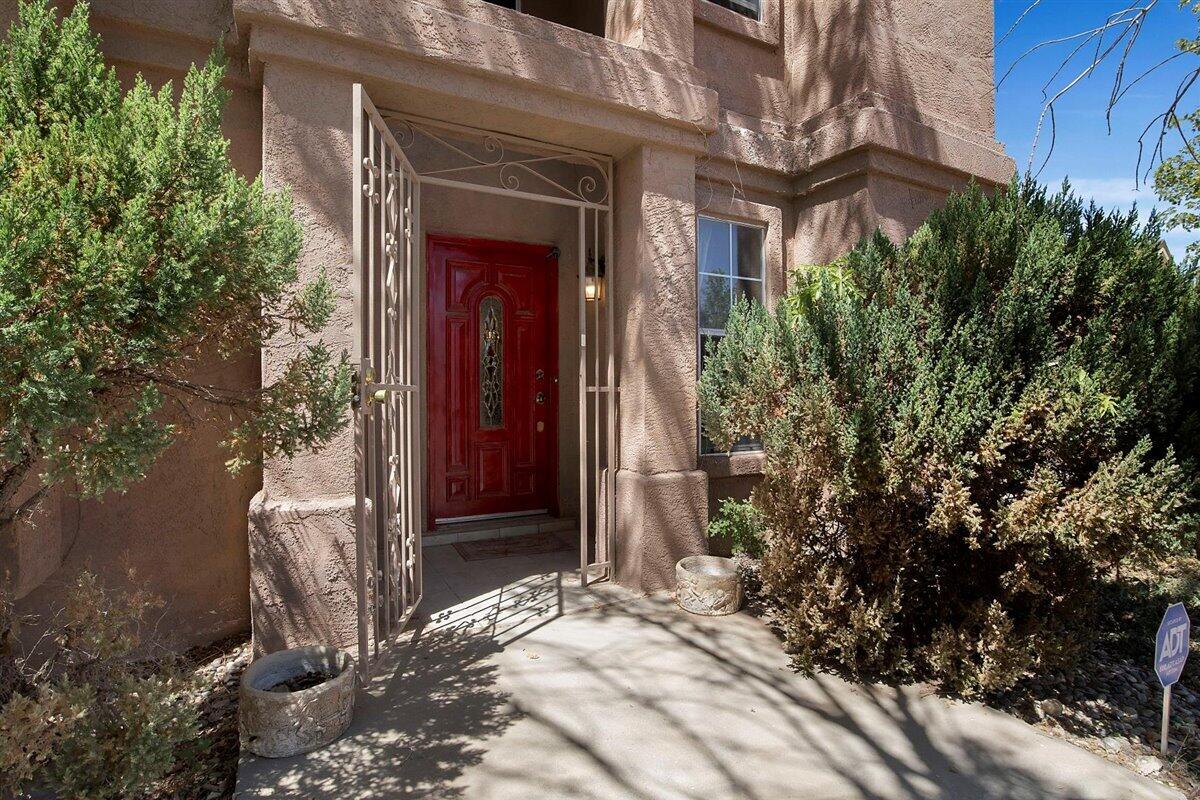 1641 LARKSPUR Drive NE